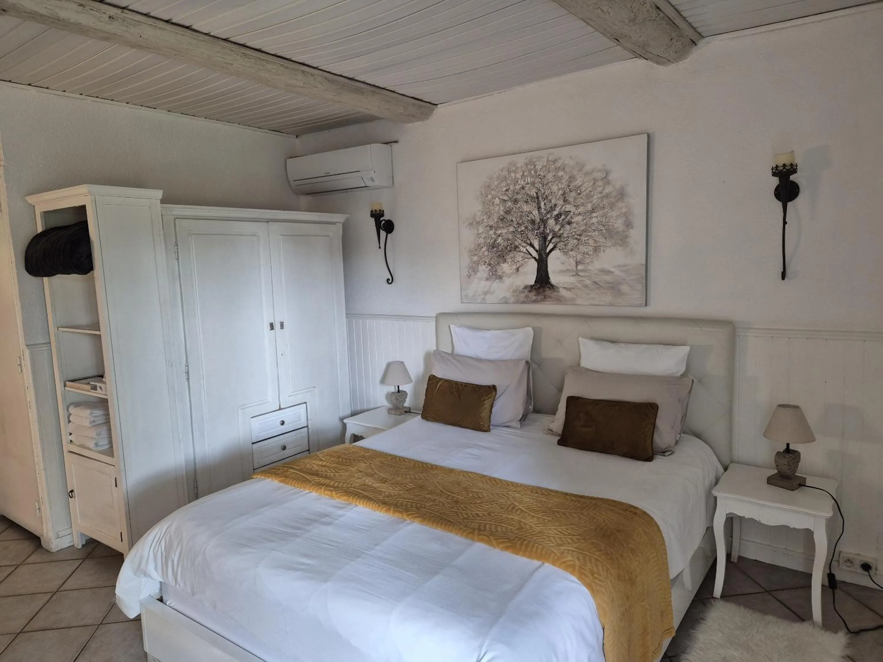 Bedroom, Bed in Lamaisonxv