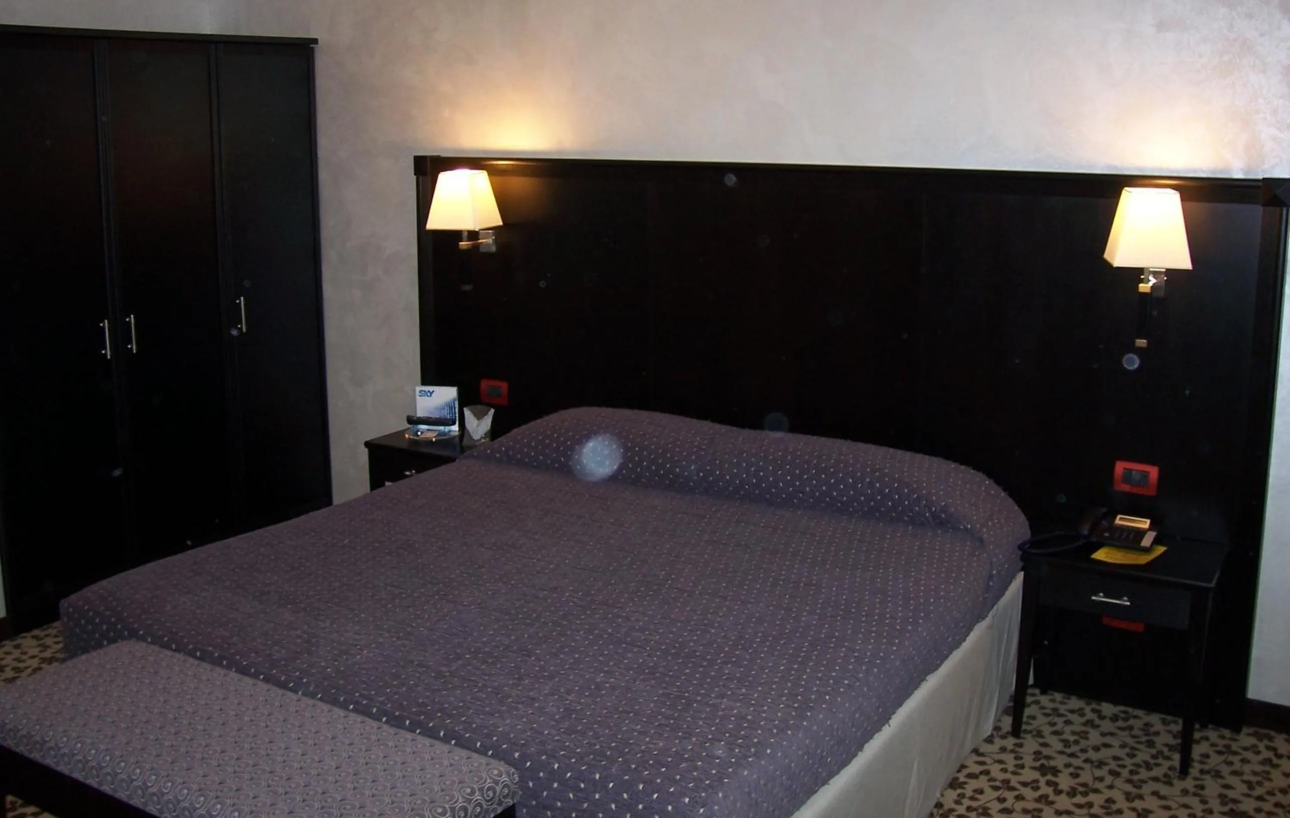 Bedroom, Bed in Hotel Brindor