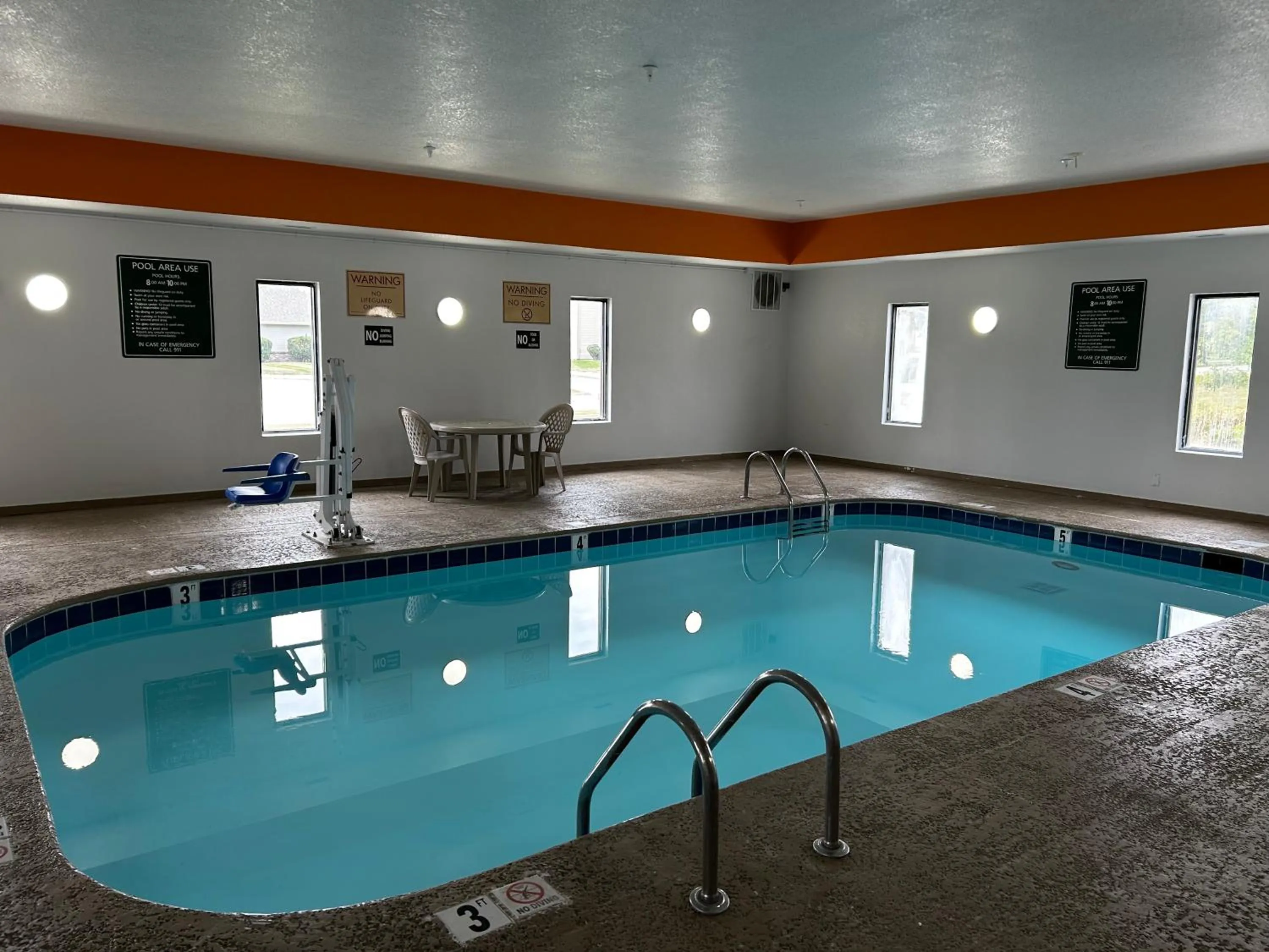 Swimming pool in Super 8 by Wyndham Ankeny/Des Moines Area