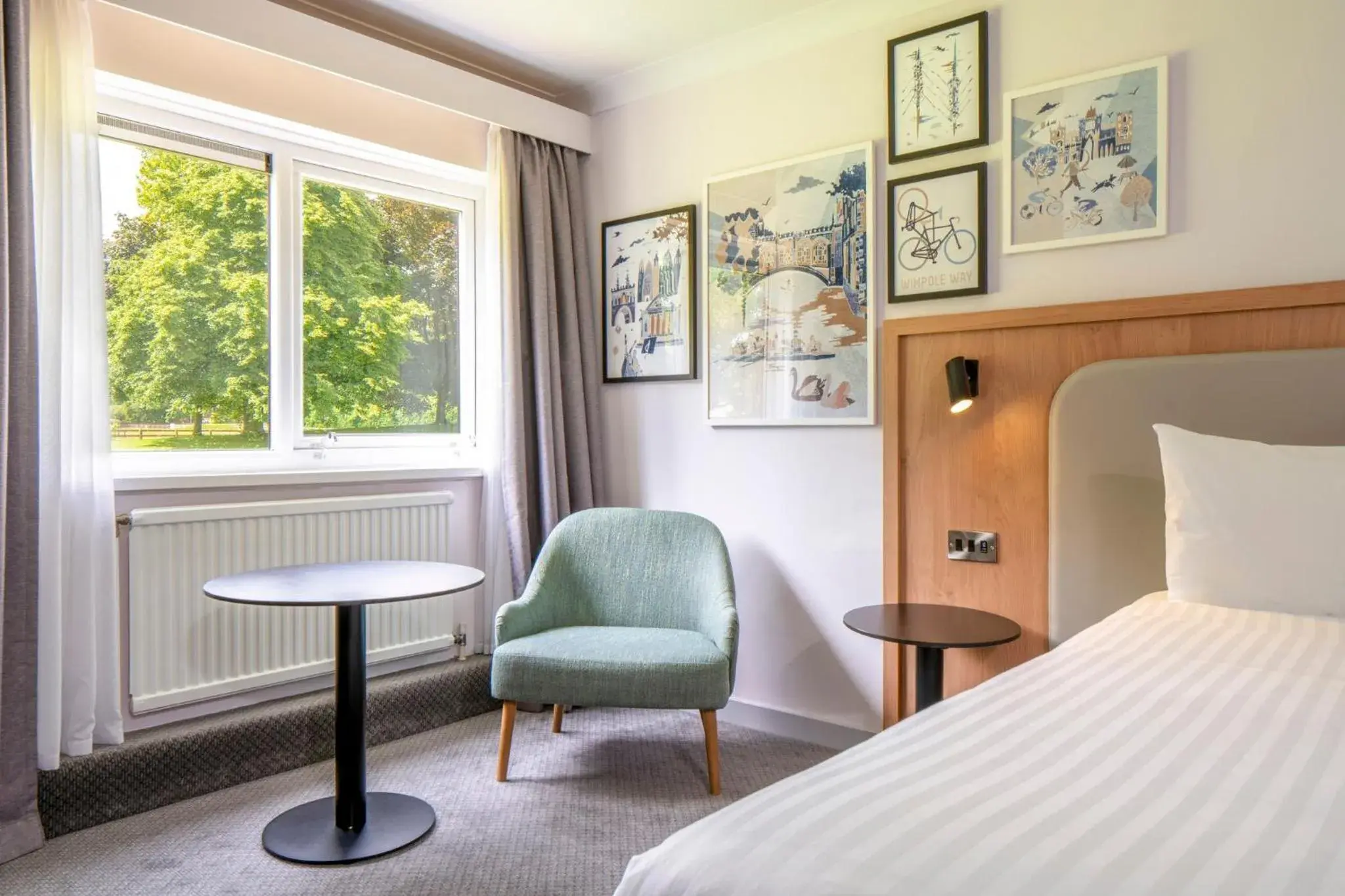 Superior King Room in Holiday Inn Cambridge by IHG Superior King Room in Holiday Inn Cambridge by IHG