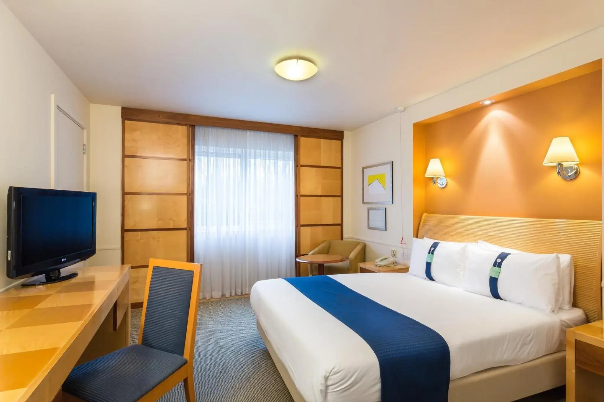 Standard Room in Holiday Inn Cambridge by IHG Standard Room in Holiday Inn Cambridge by IHG