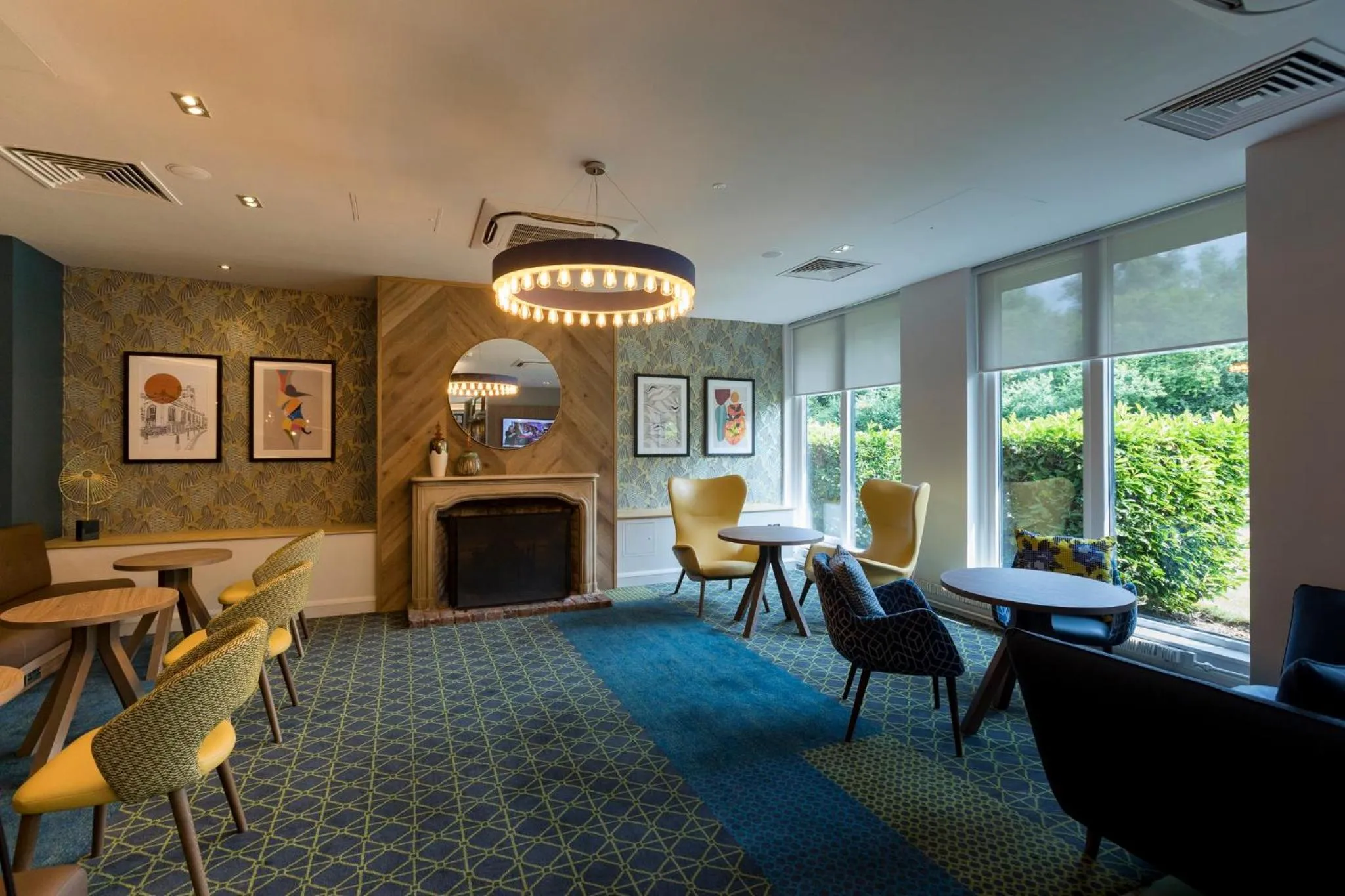 Lobby or reception in Holiday Inn Cambridge by IHG