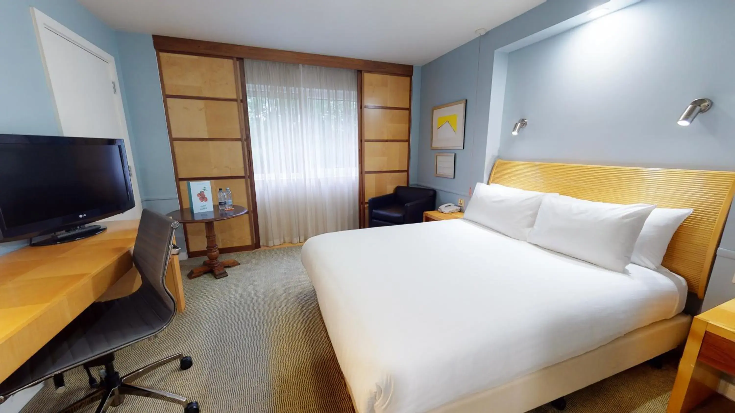 Double Room - Accessible in Holiday Inn Cambridge by IHG Double Room - Accessible in Holiday Inn Cambridge by IHG