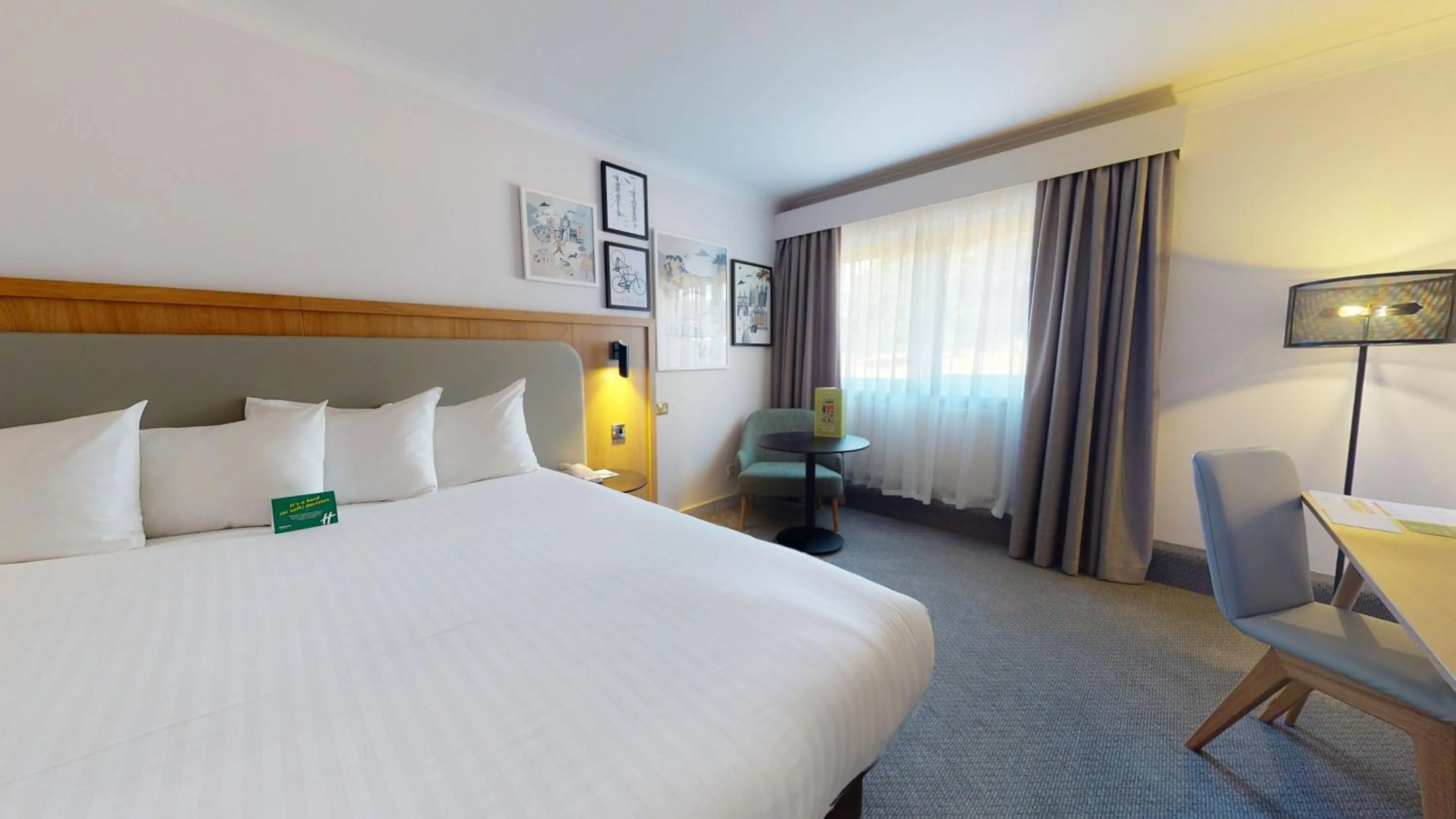 Photo of the whole room, Bed in Holiday Inn Cambridge by IHG