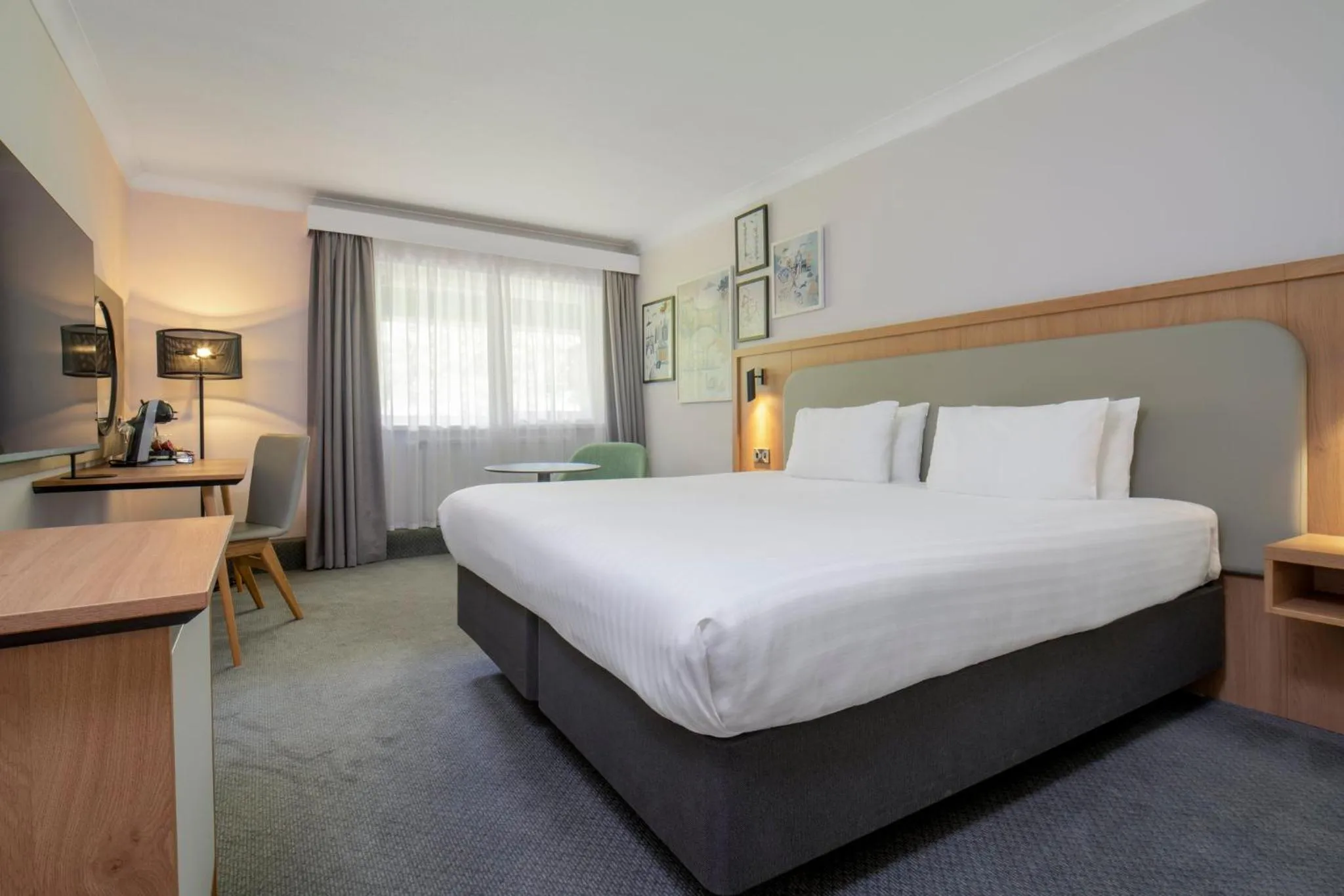 Photo of the whole room, Bed in Holiday Inn Cambridge by IHG