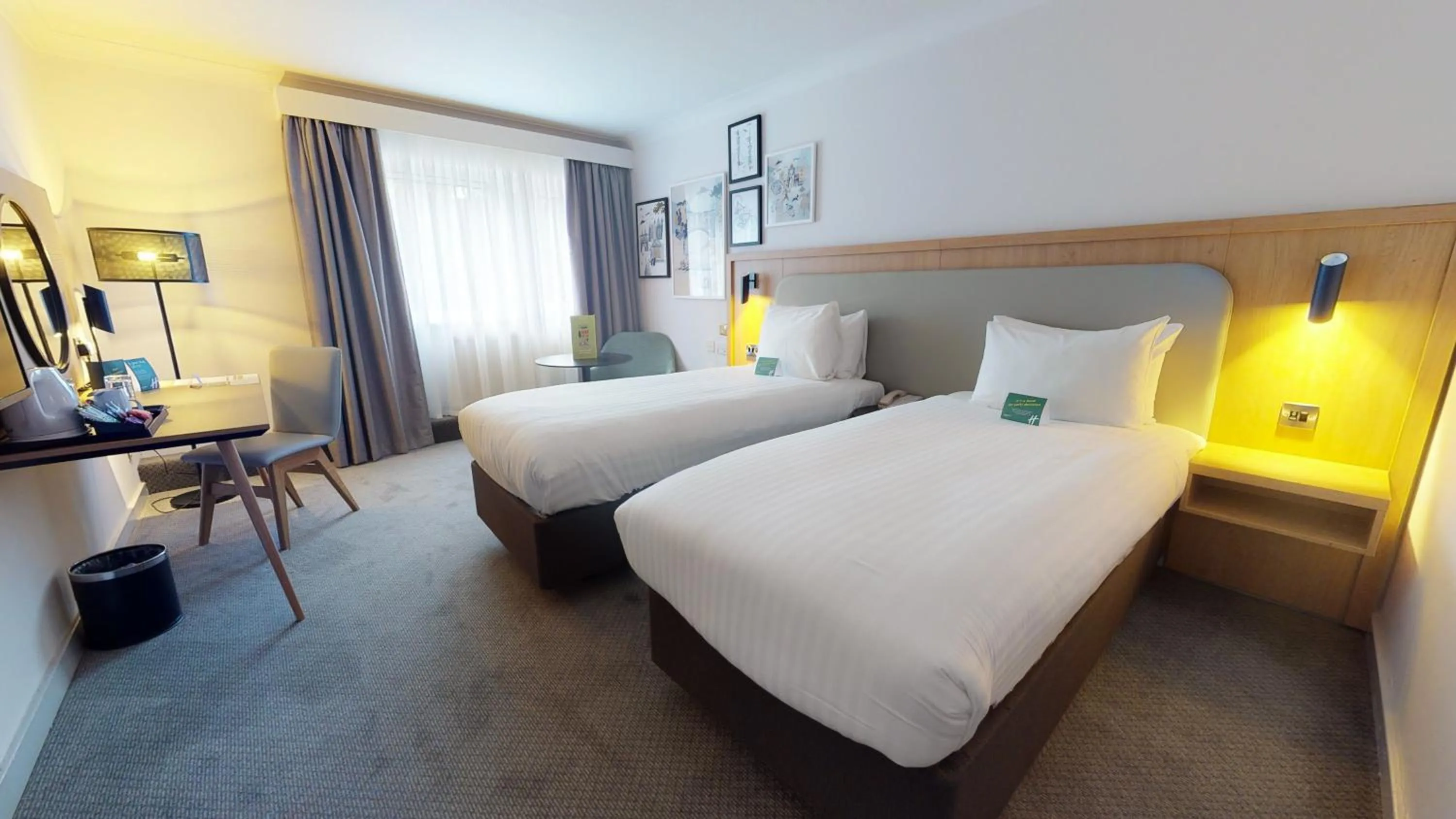 Photo of the whole room, Bed in Holiday Inn Cambridge by IHG