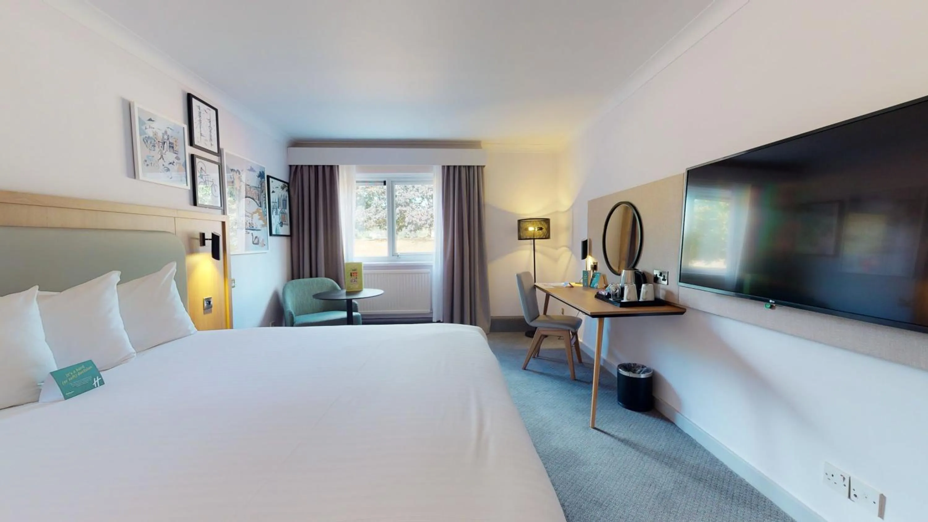 Photo of the whole room, Bed in Holiday Inn Cambridge by IHG