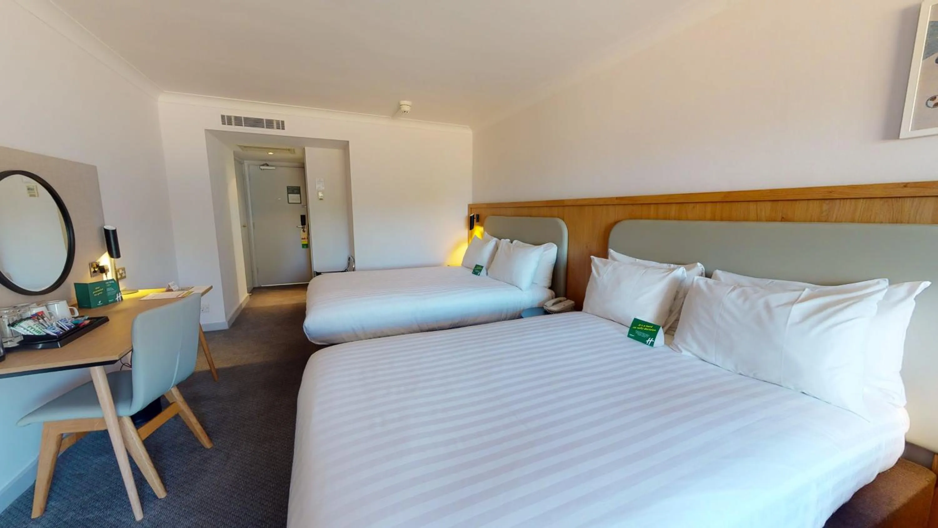 Photo of the whole room, Bed in Holiday Inn Cambridge by IHG