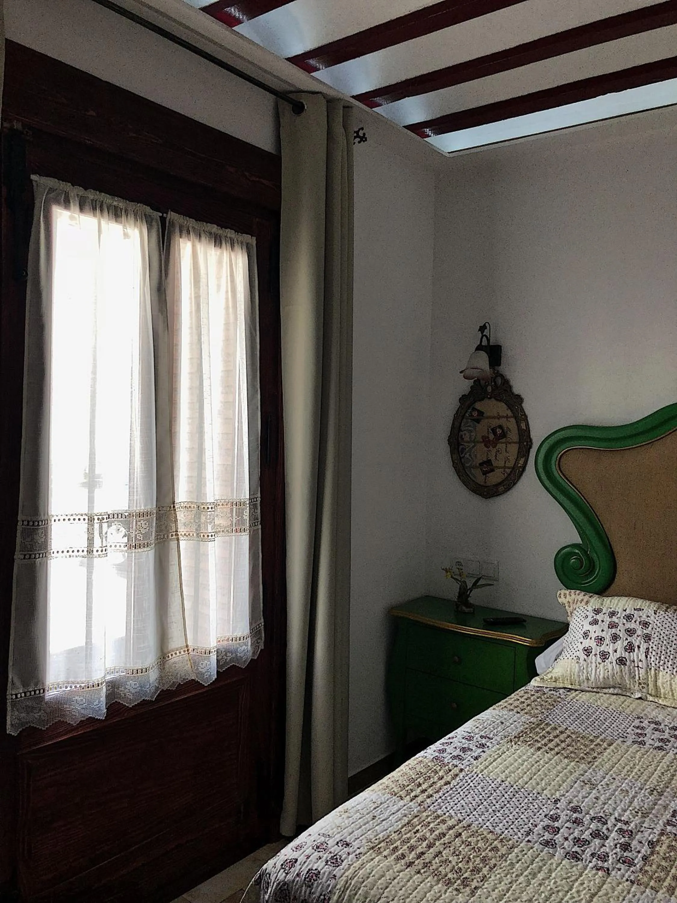 Decorative detail, Bed in Retiro del Teatro Almagro