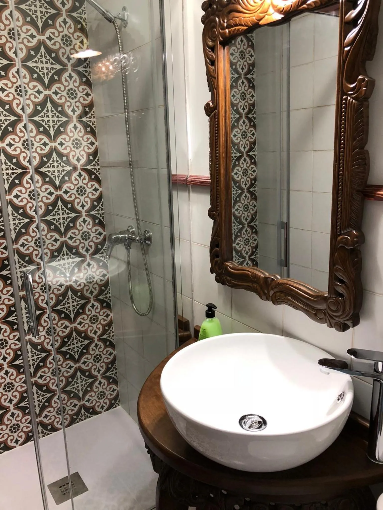 Shower in Retiro del Teatro Almagro