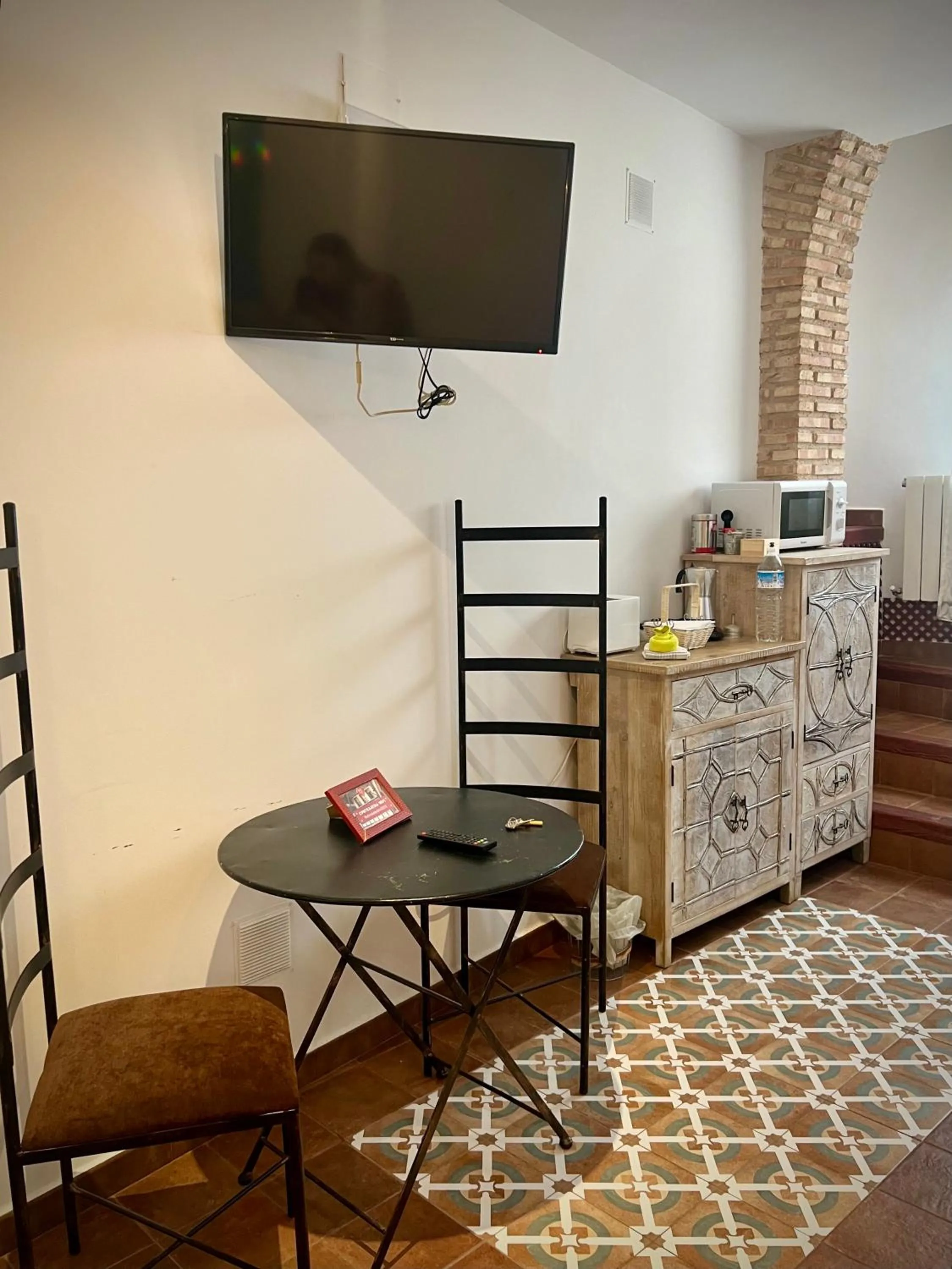 Decorative detail in Retiro del Teatro Almagro