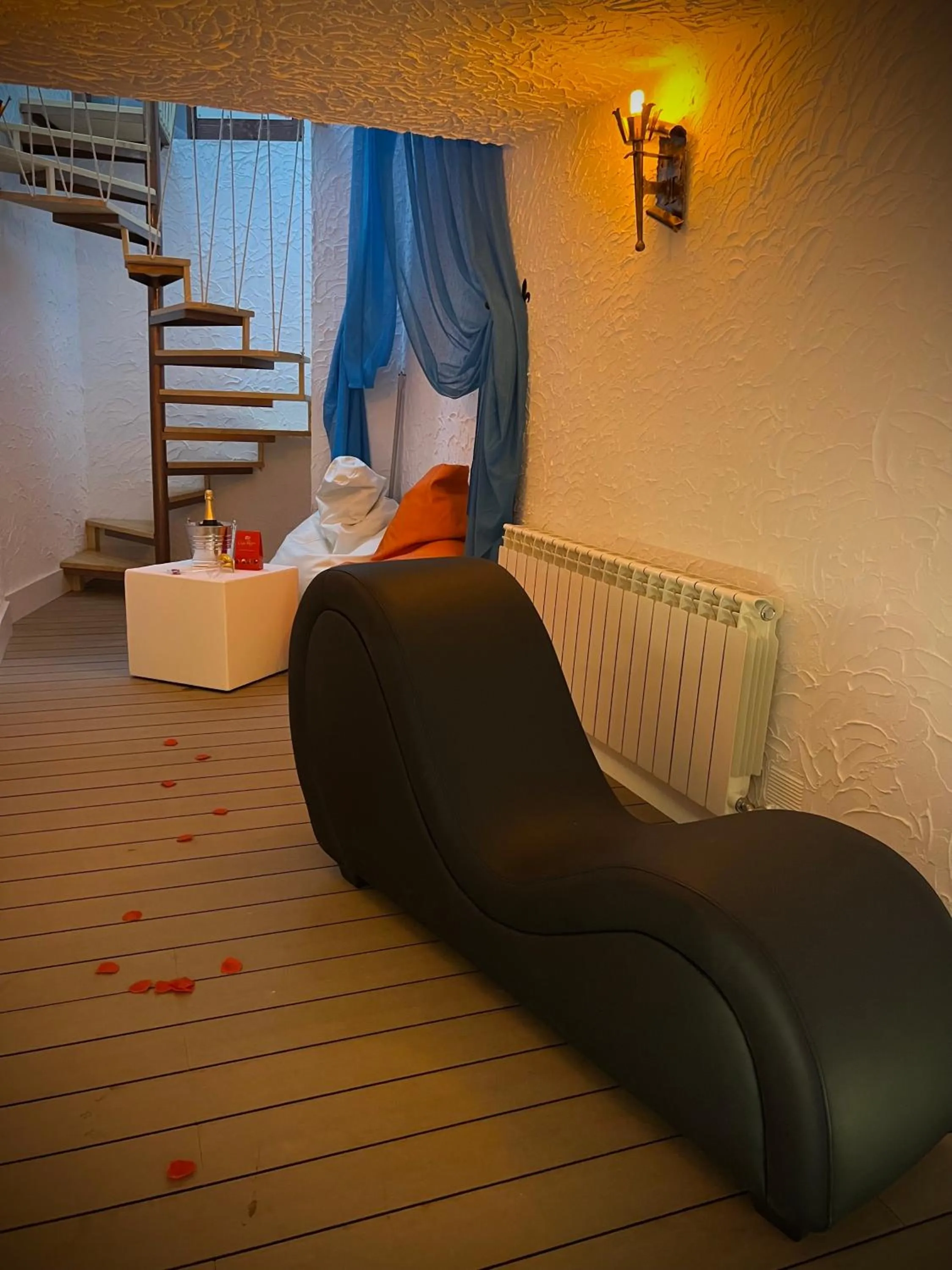 Decorative detail in Retiro del Teatro Almagro