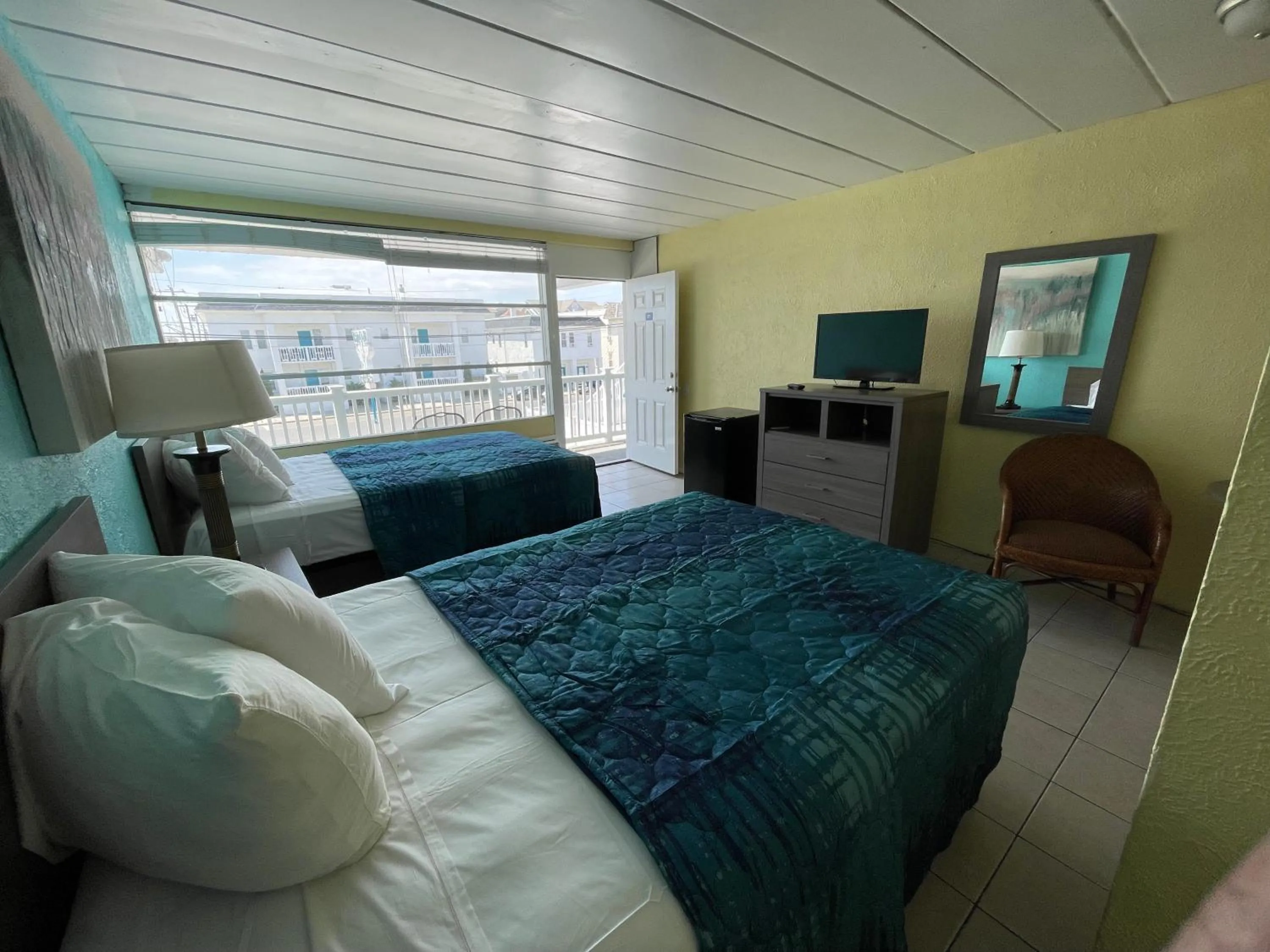 Bed in Bird of Paradise Motel