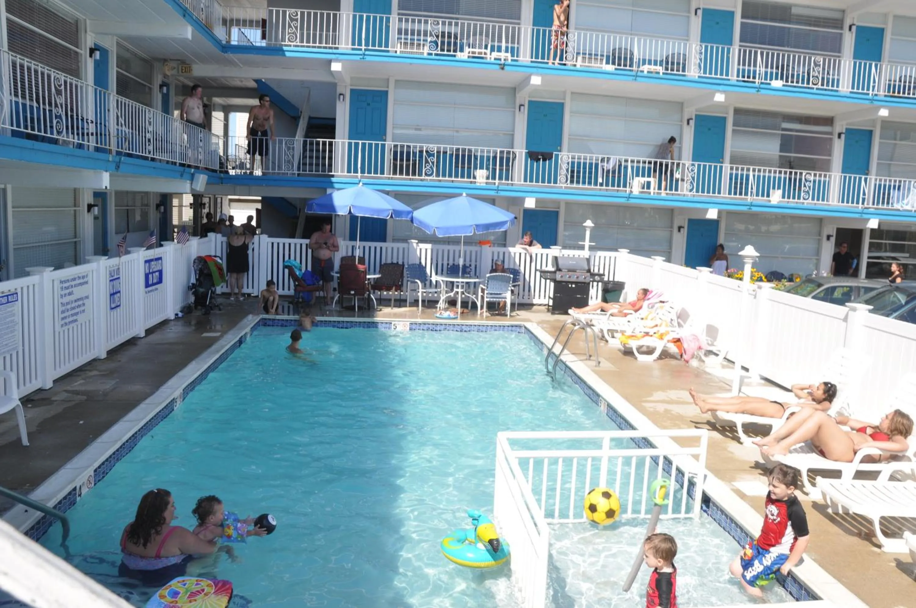 Property building in Bird of Paradise Motel