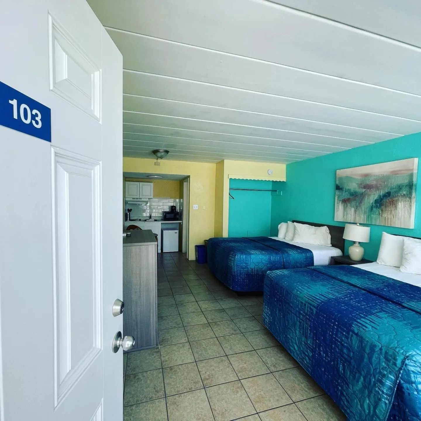 Bed in Bird of Paradise Motel