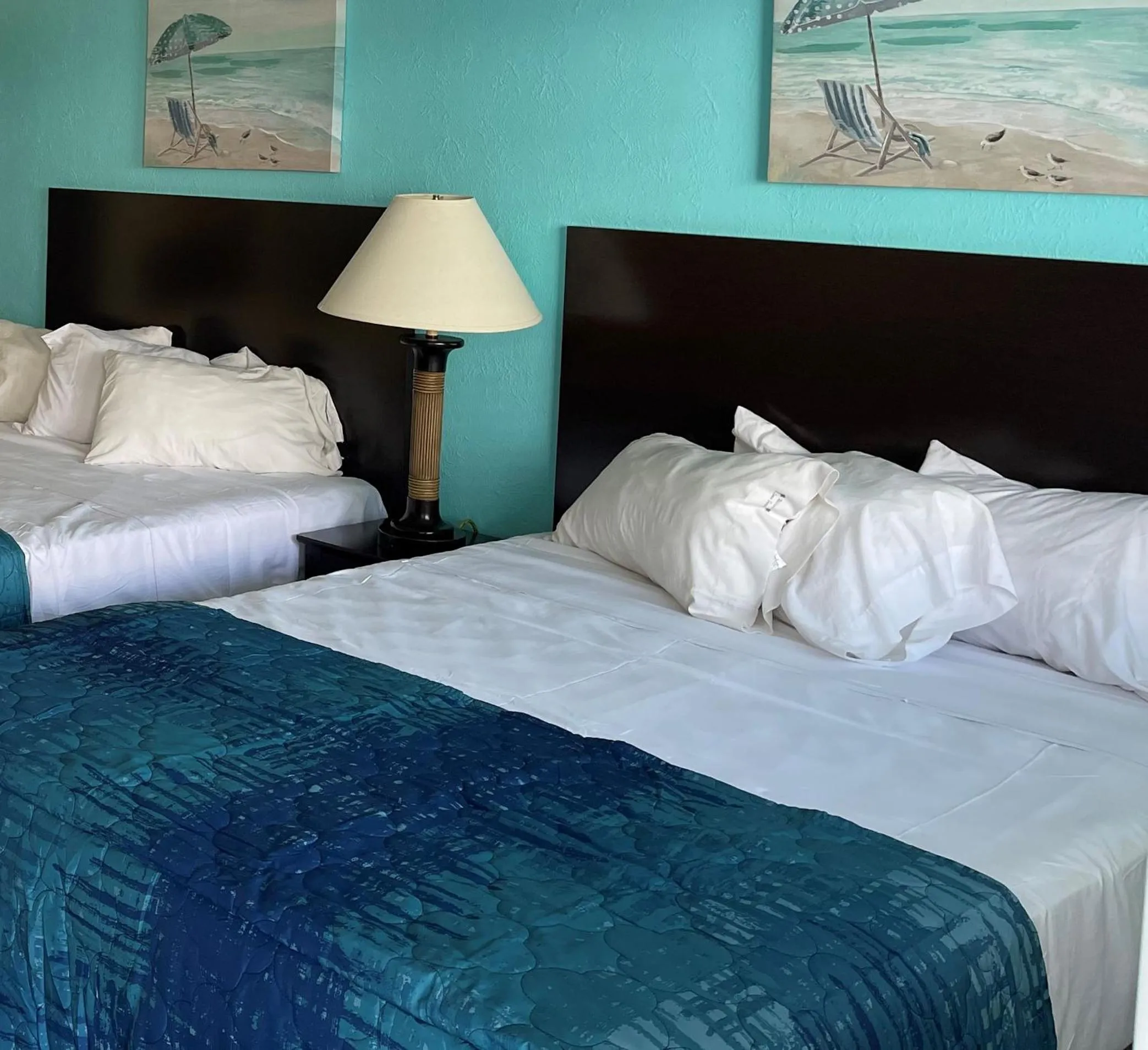 Bed in Bird of Paradise Motel