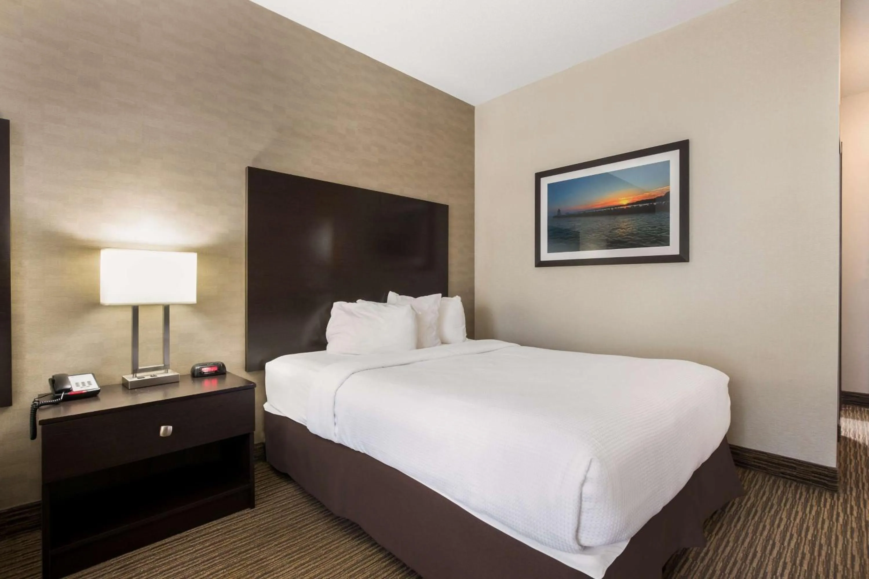 Bedroom, Bed in Best Western Little River Inn