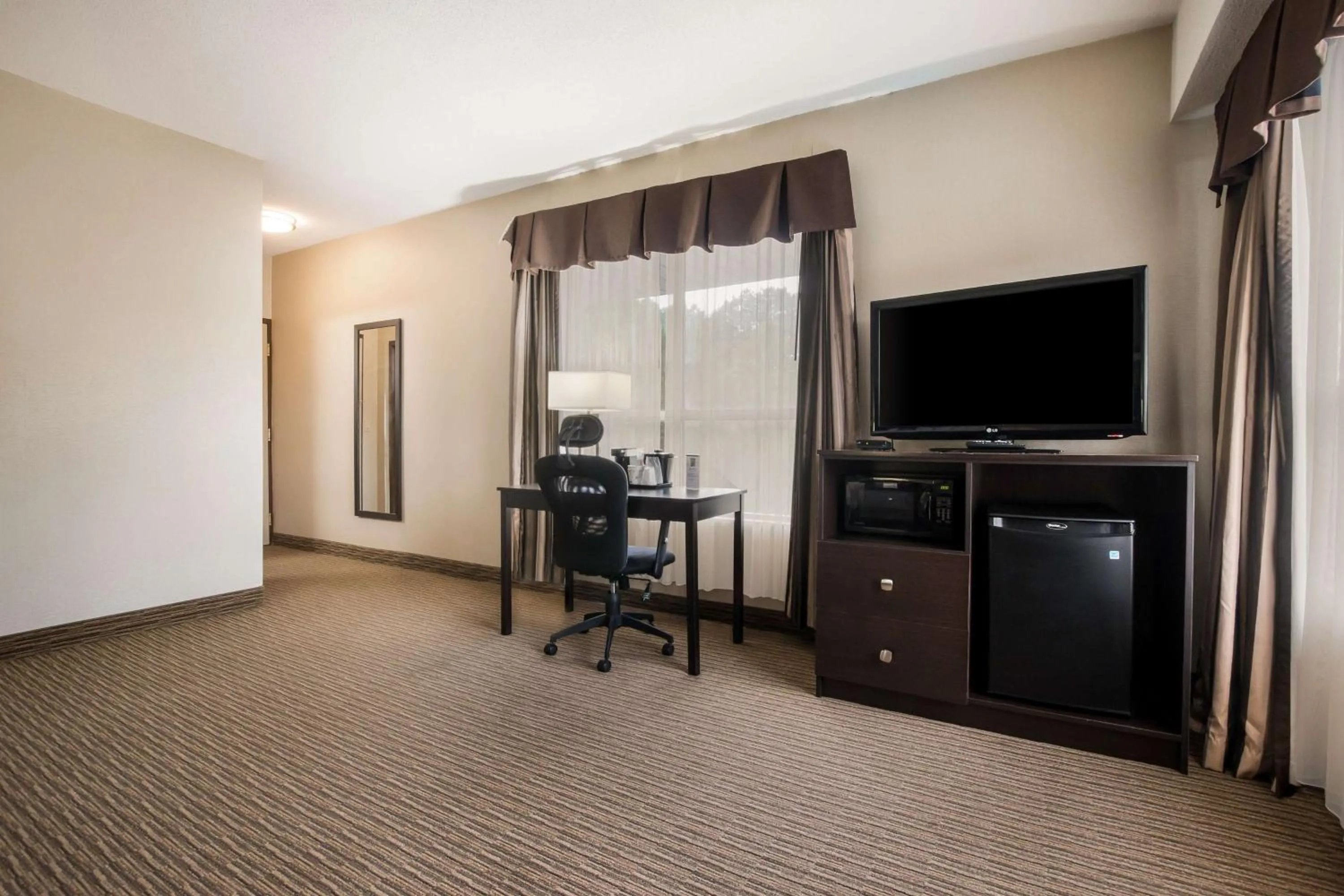 Bedroom in Best Western Little River Inn