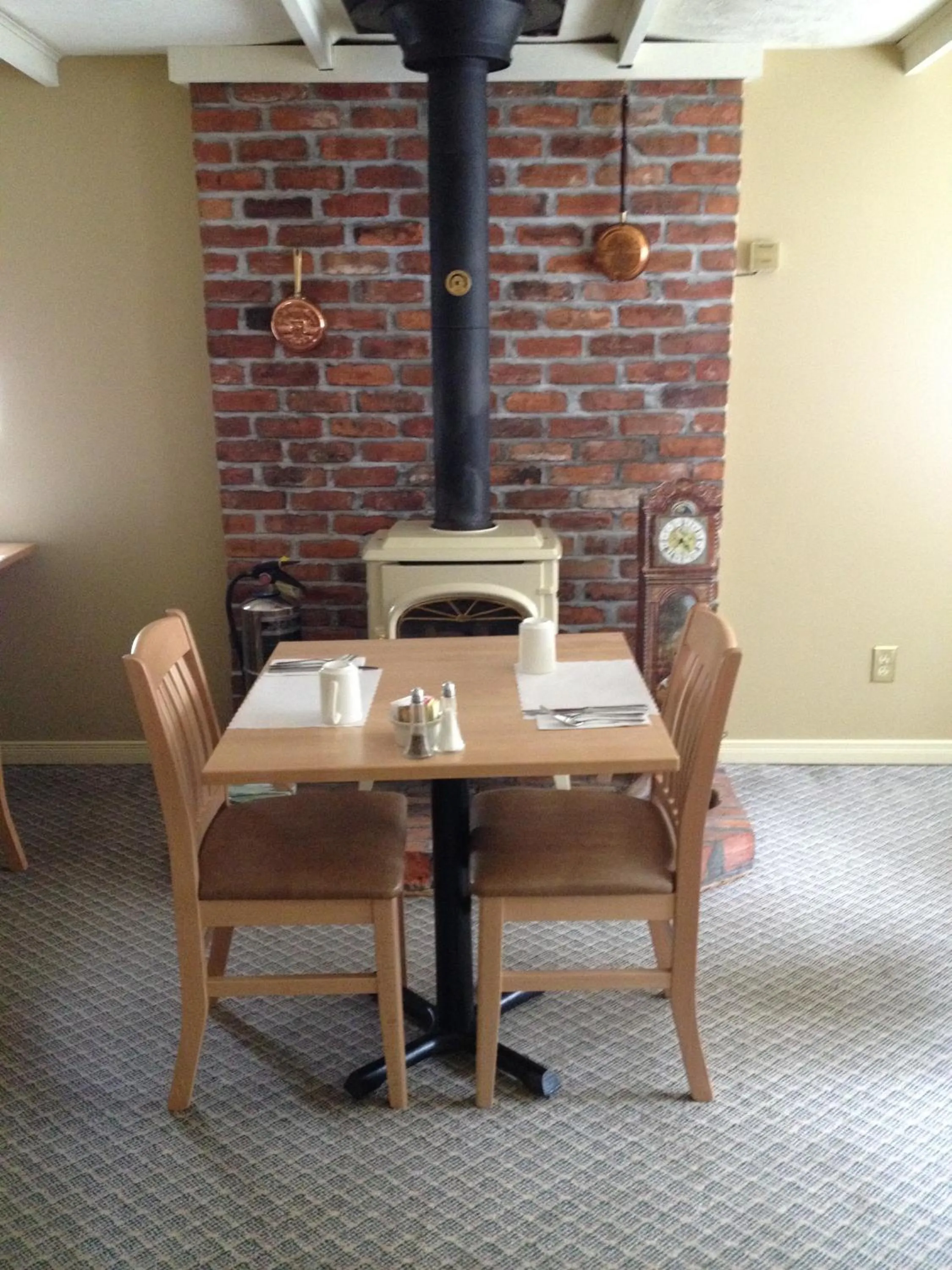 Breakfast in Lakeview Motel