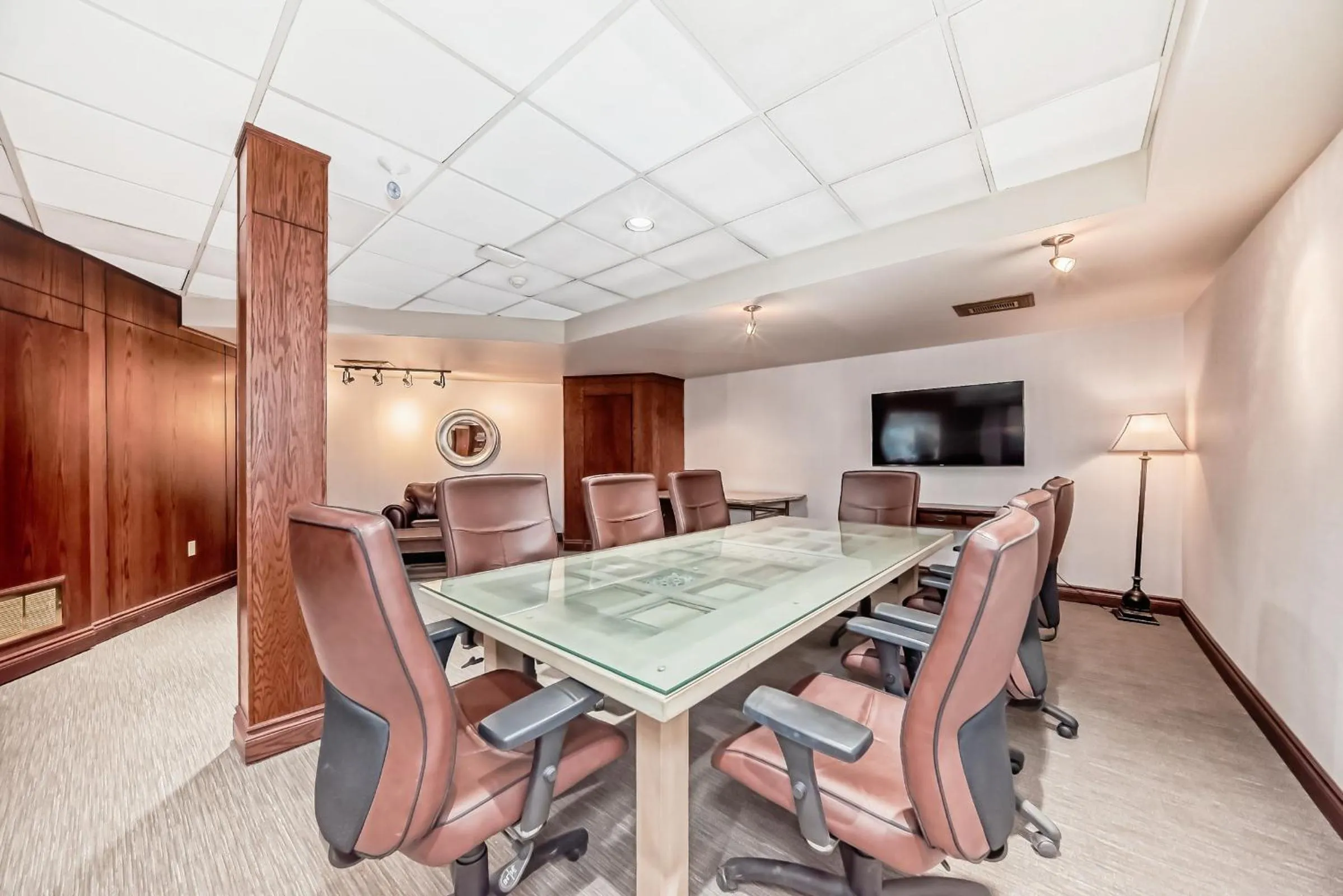 Meeting/conference room in Jasper Inn & Suites by INNhotels