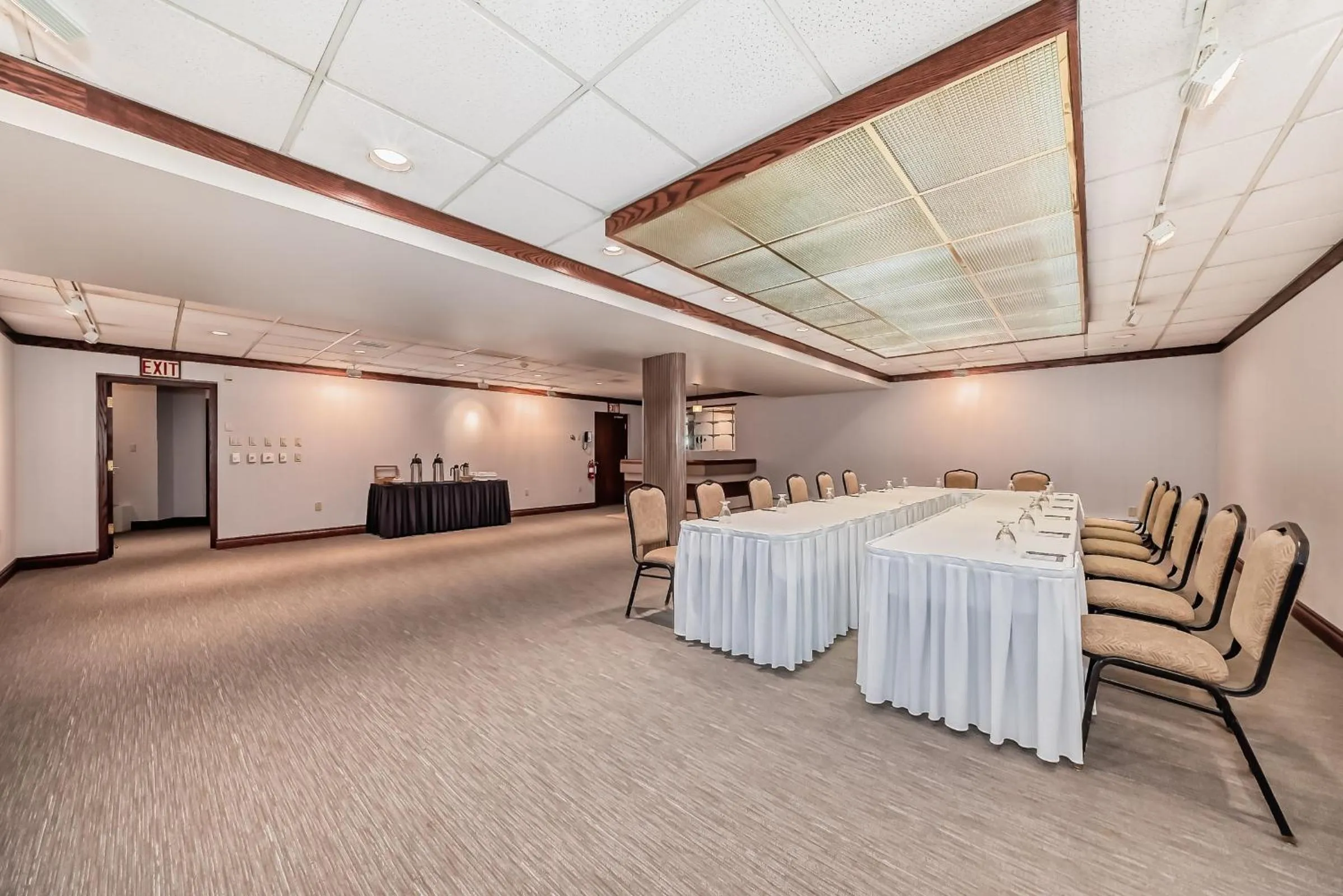 Meeting/conference room in Jasper Inn & Suites by INNhotels