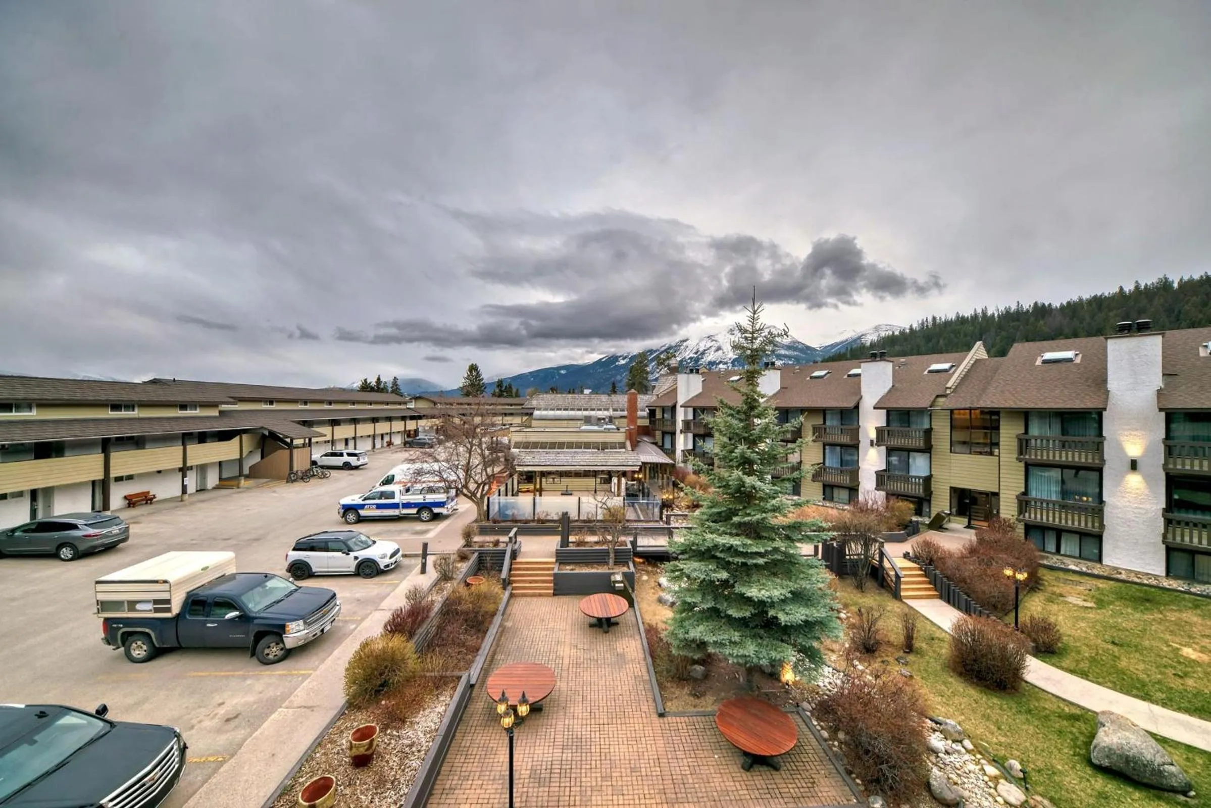 Property building in Jasper Inn & Suites by INNhotels
