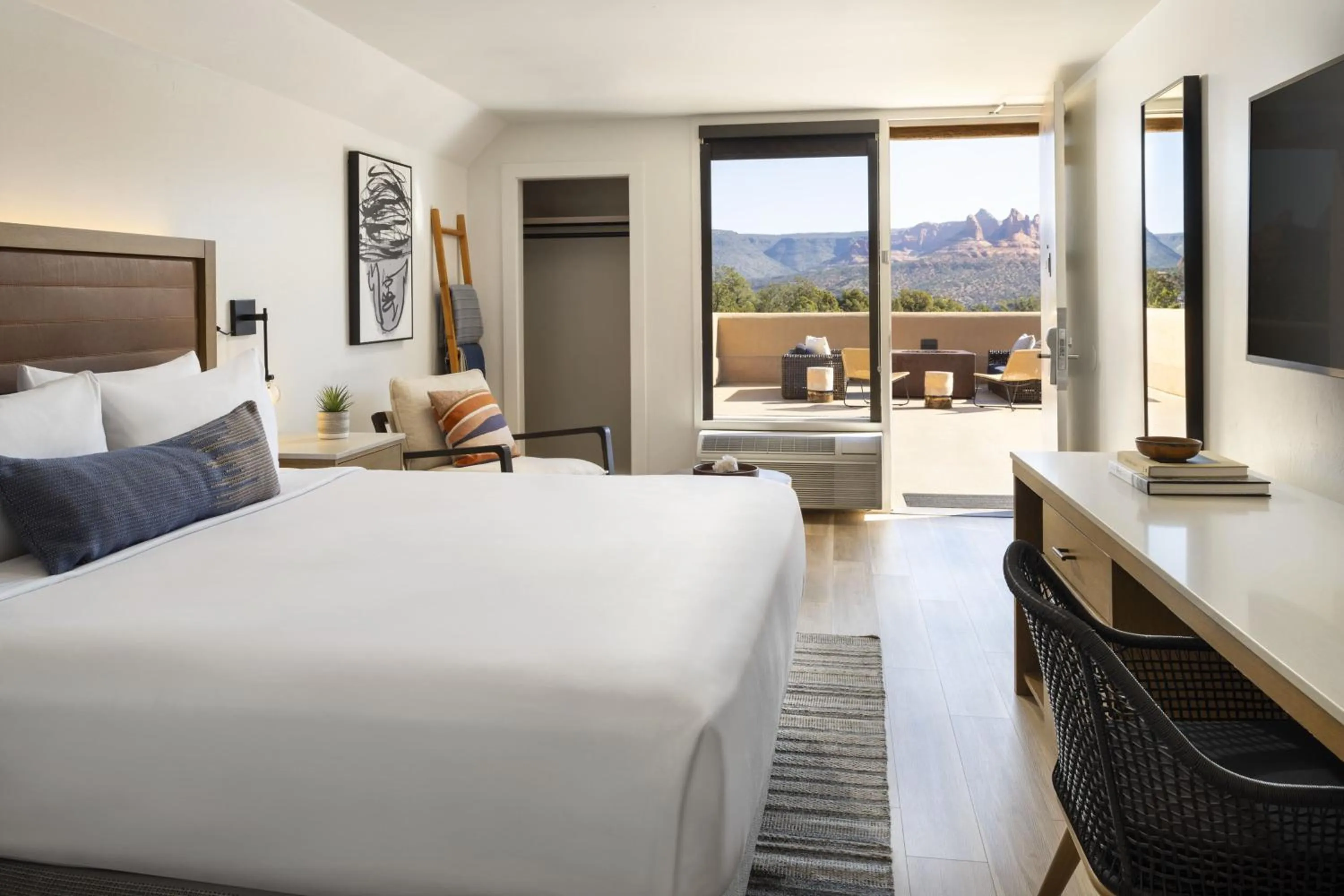 Photo of the whole room, Bed in Sky Rock Sedona, a Tribute Portfolio Hotel