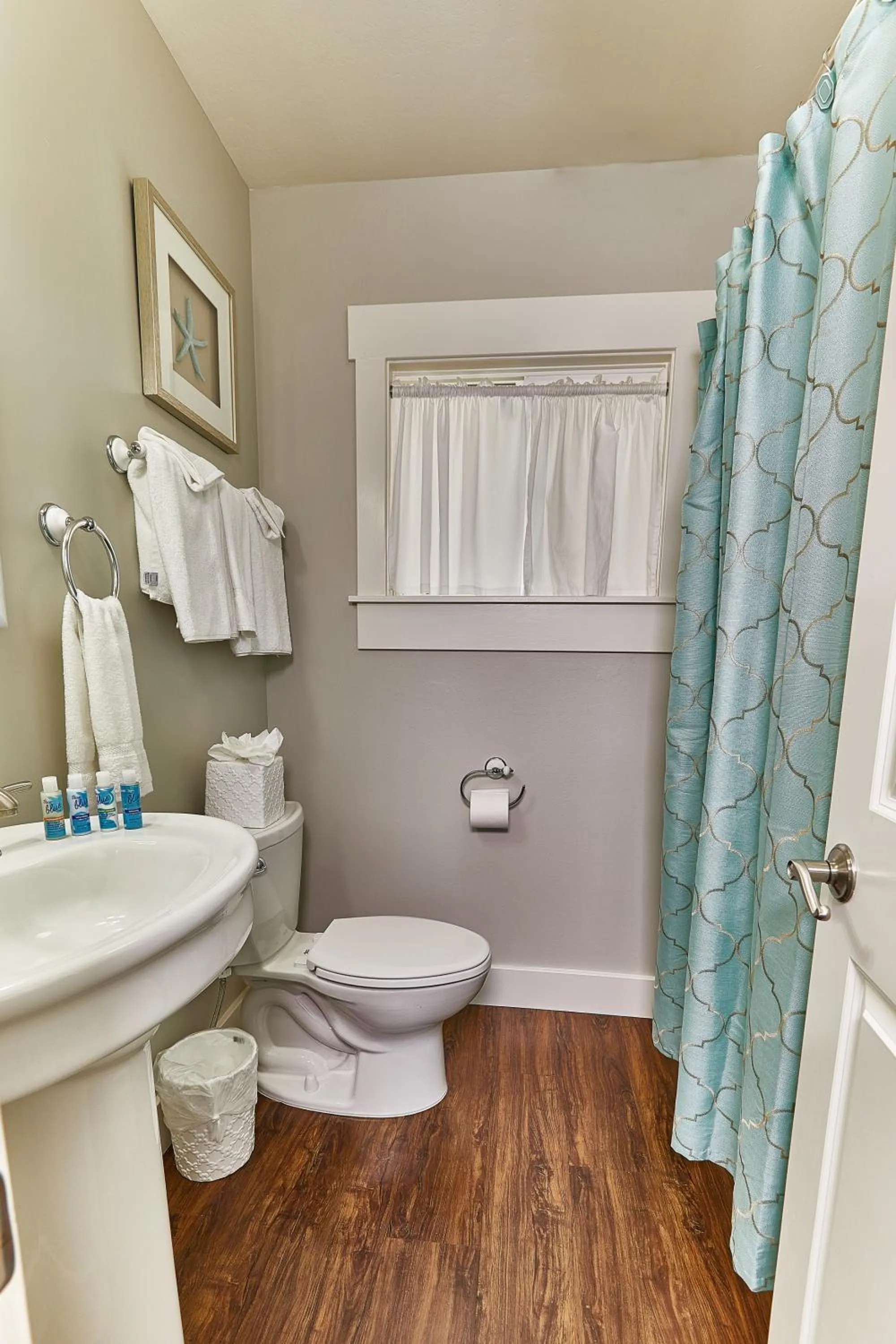 Bathroom in Pleasant Inn