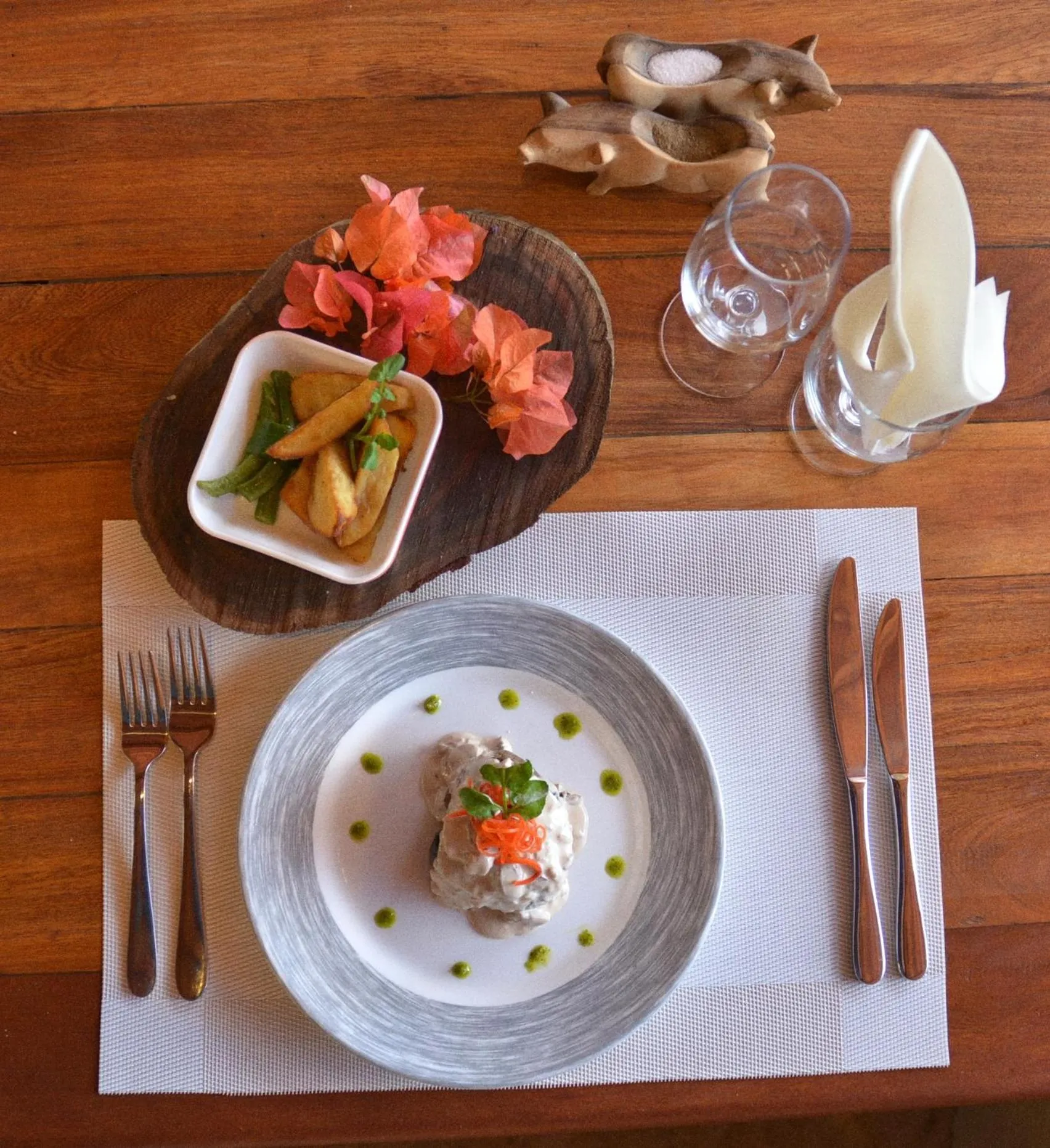 Restaurant/places to eat in Rockwater Resort