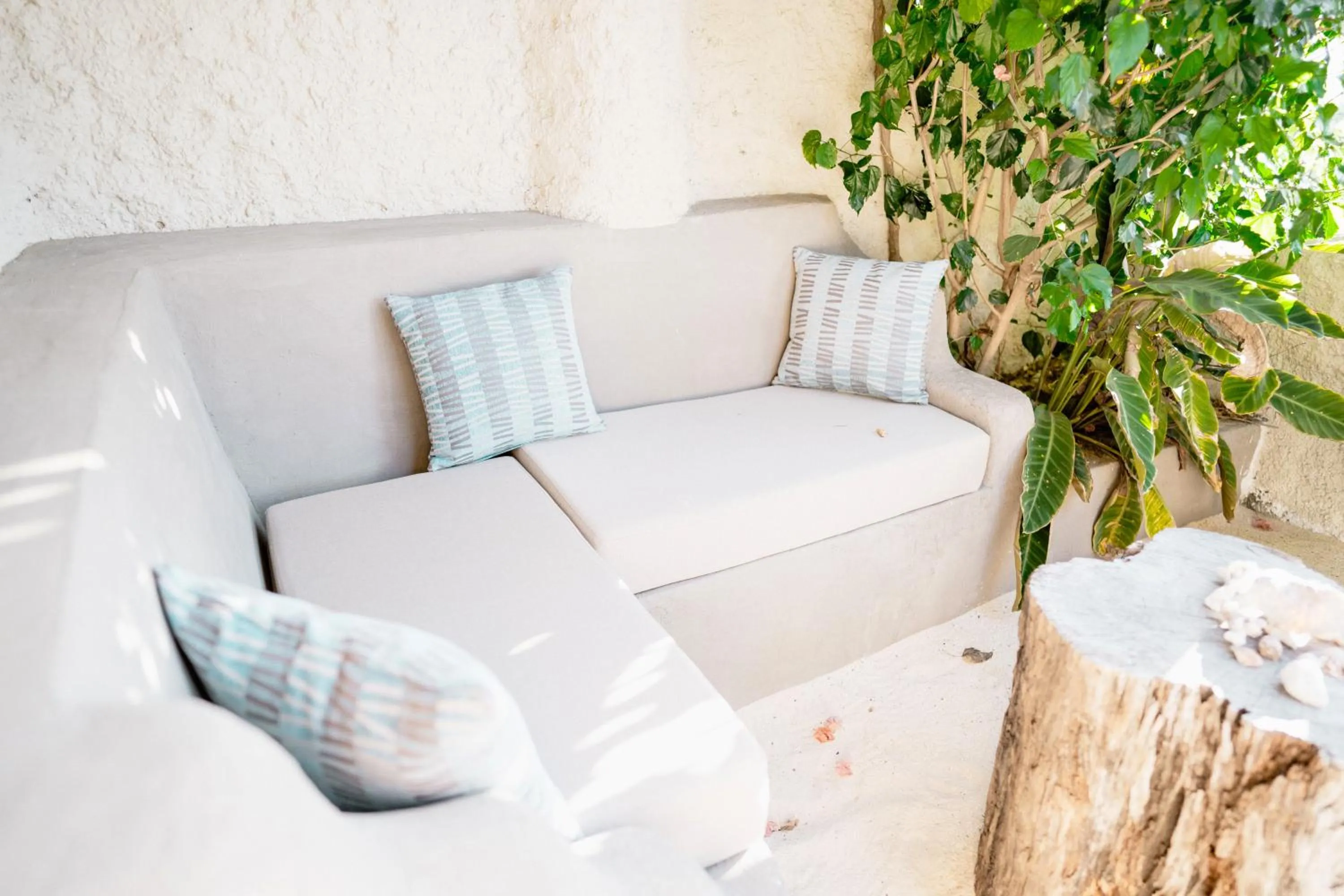 Seating area, Bed in Rockwater Resort