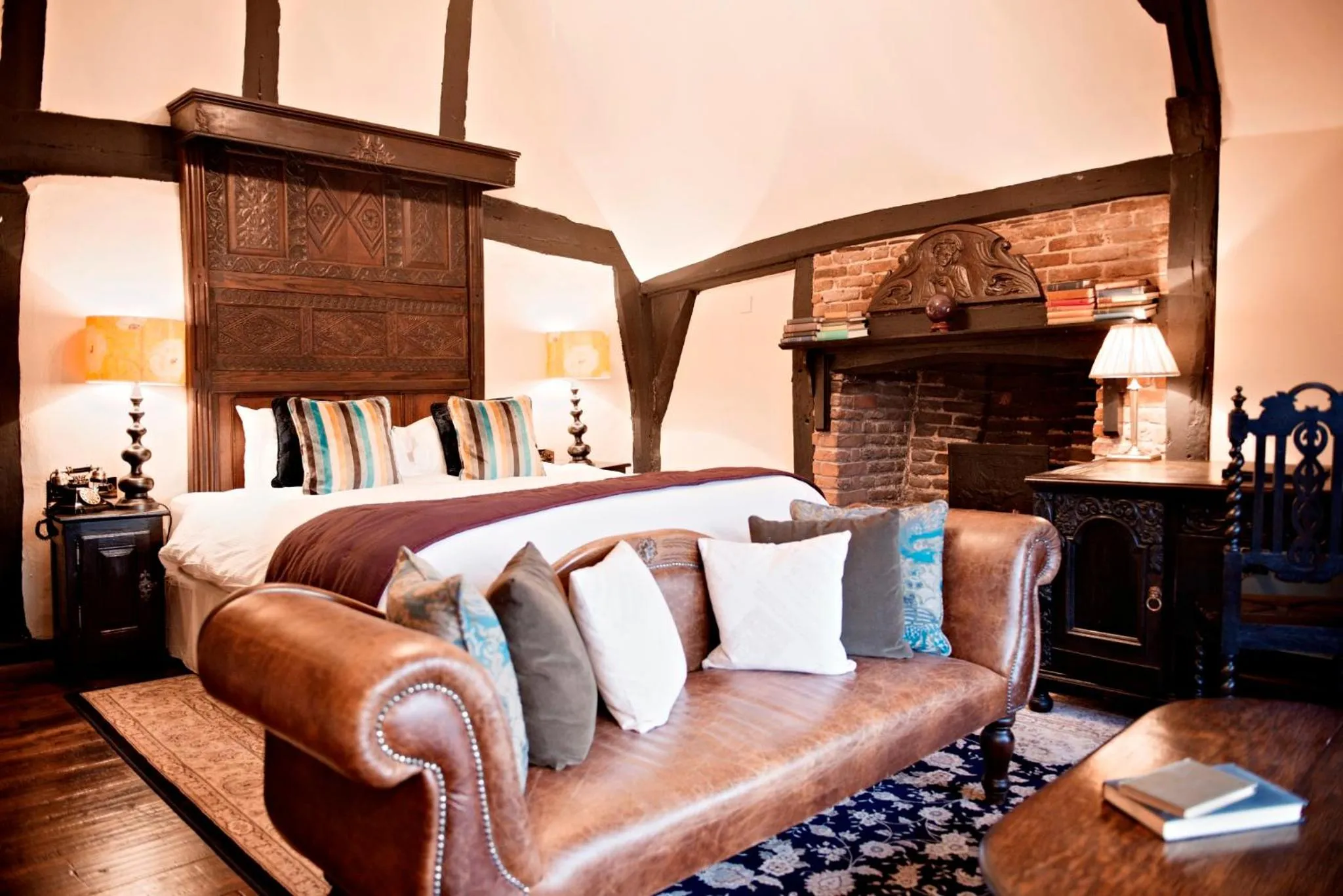 Bed in The White Swan Hotel