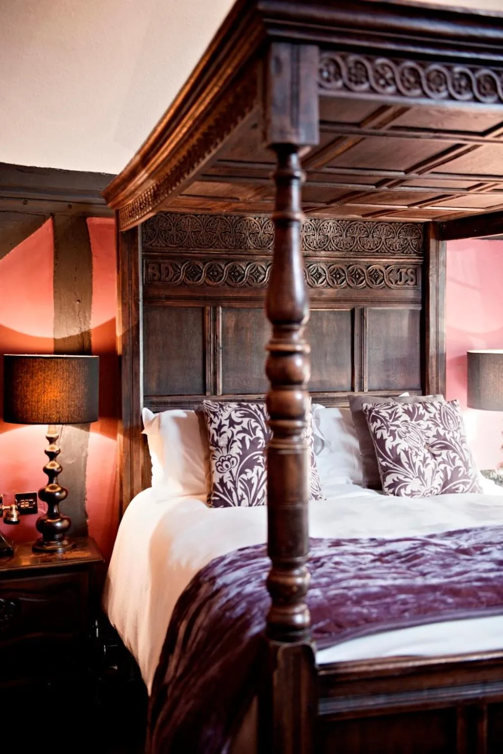 Bed in The White Swan Hotel