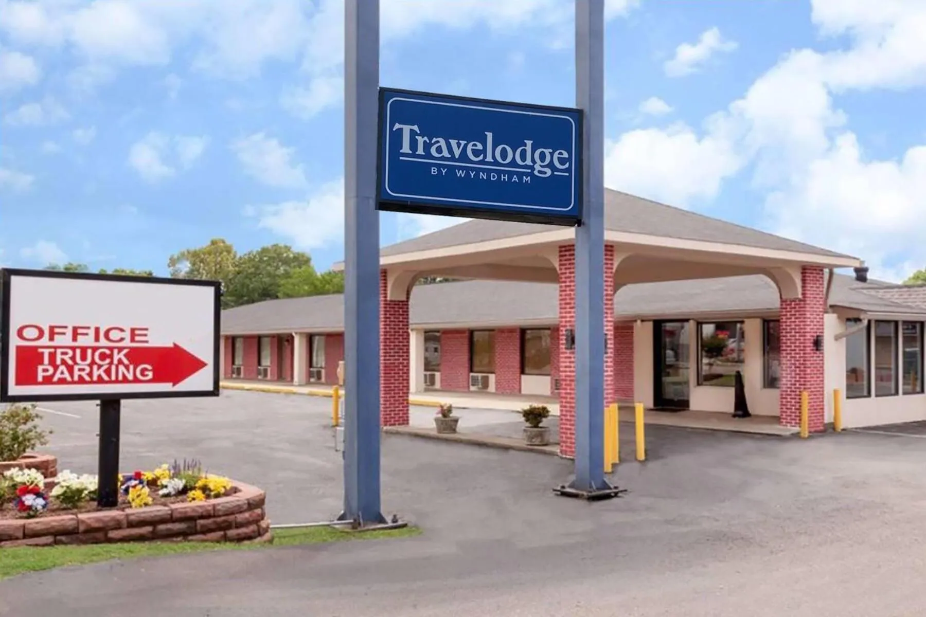 Property building in Travelodge by Wyndham Jackson I-40 Exit 82