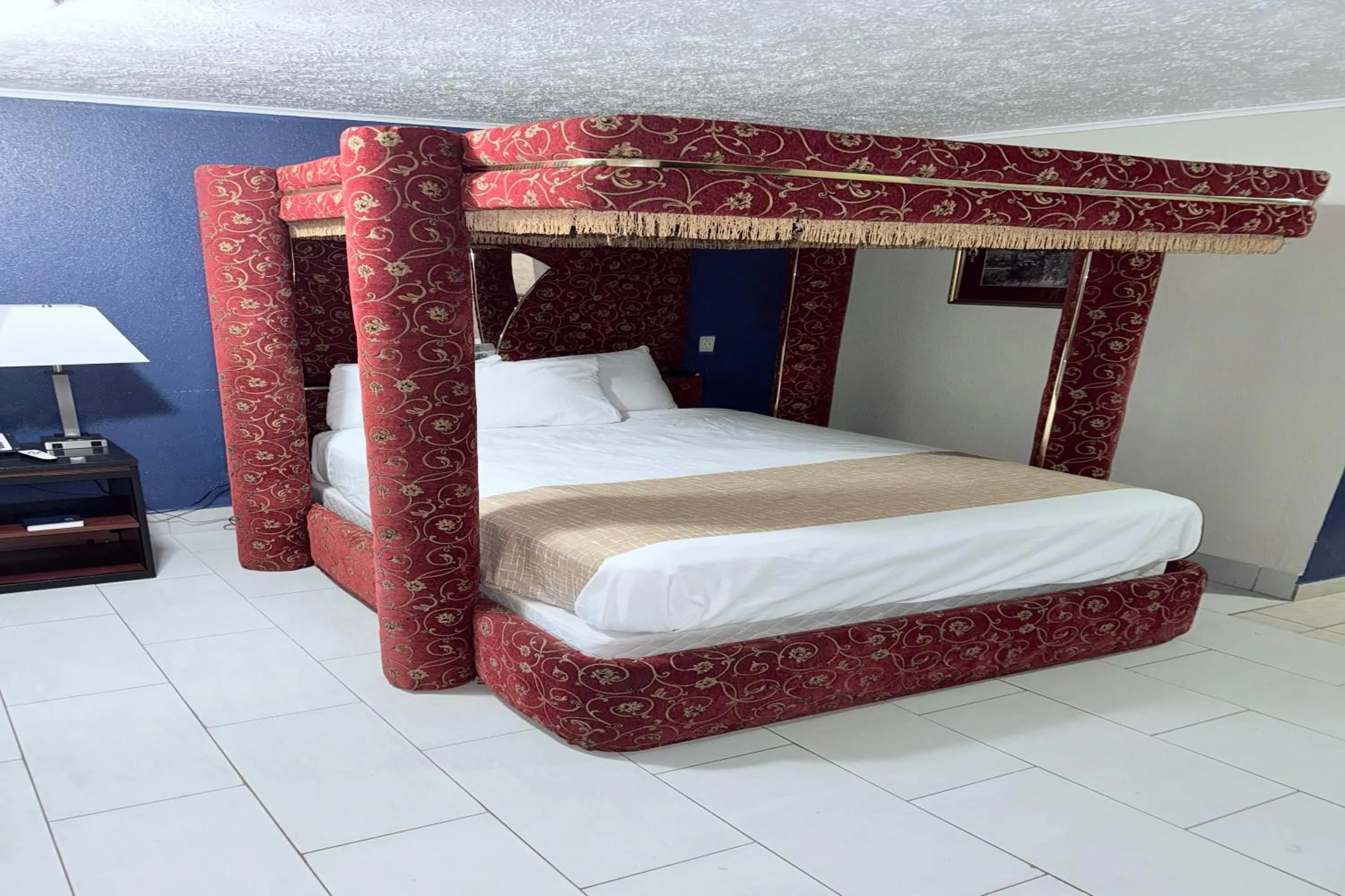 Bed in Travelodge by Wyndham Jackson I-40 Exit 82