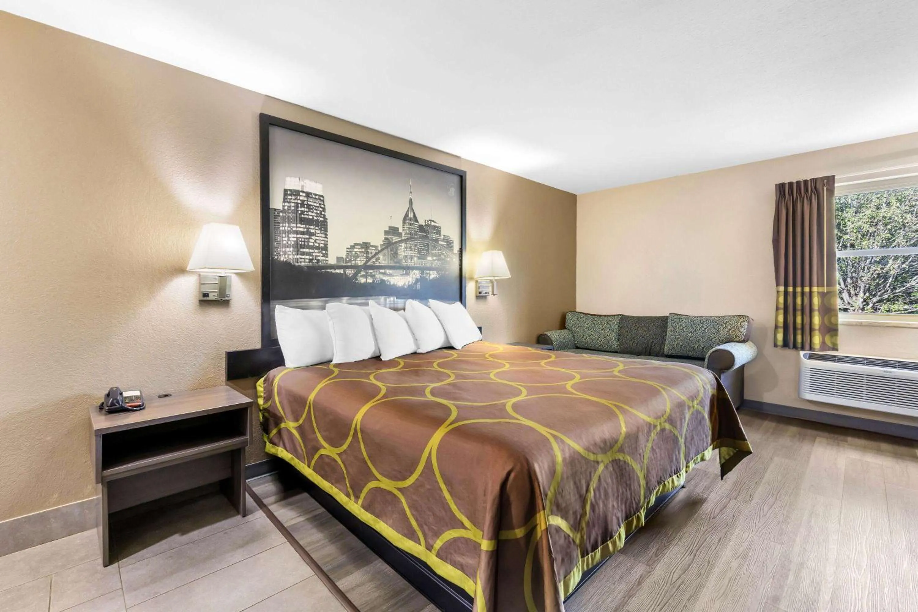 Photo of the whole room, Bed in Super 8 by Wyndham Dickson