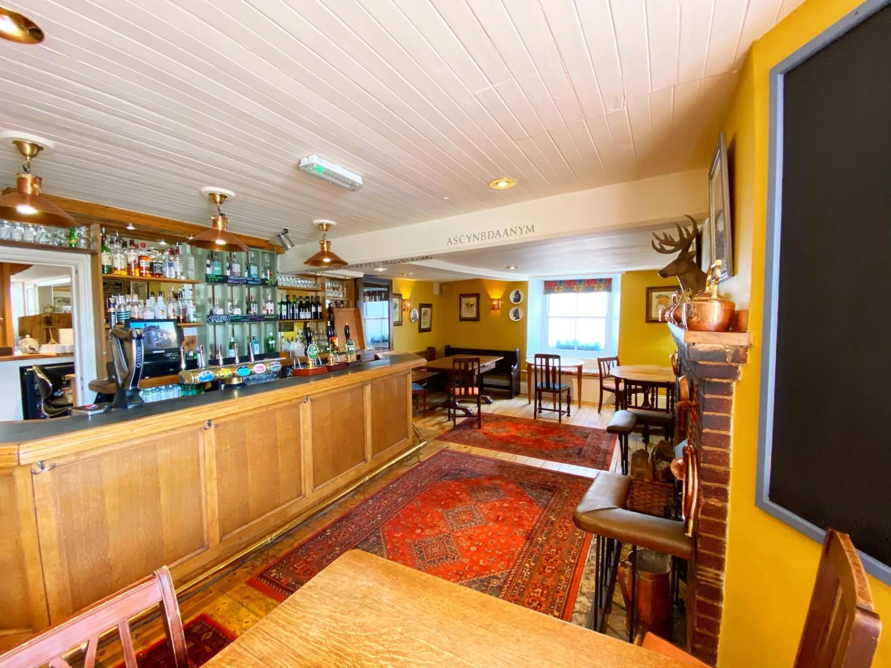 Lounge or bar in The White Hart Hotel