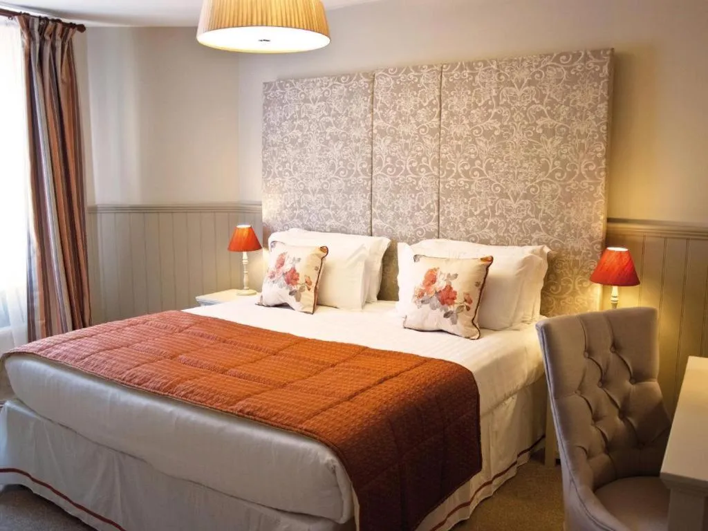 Bed in The White Hart Hotel