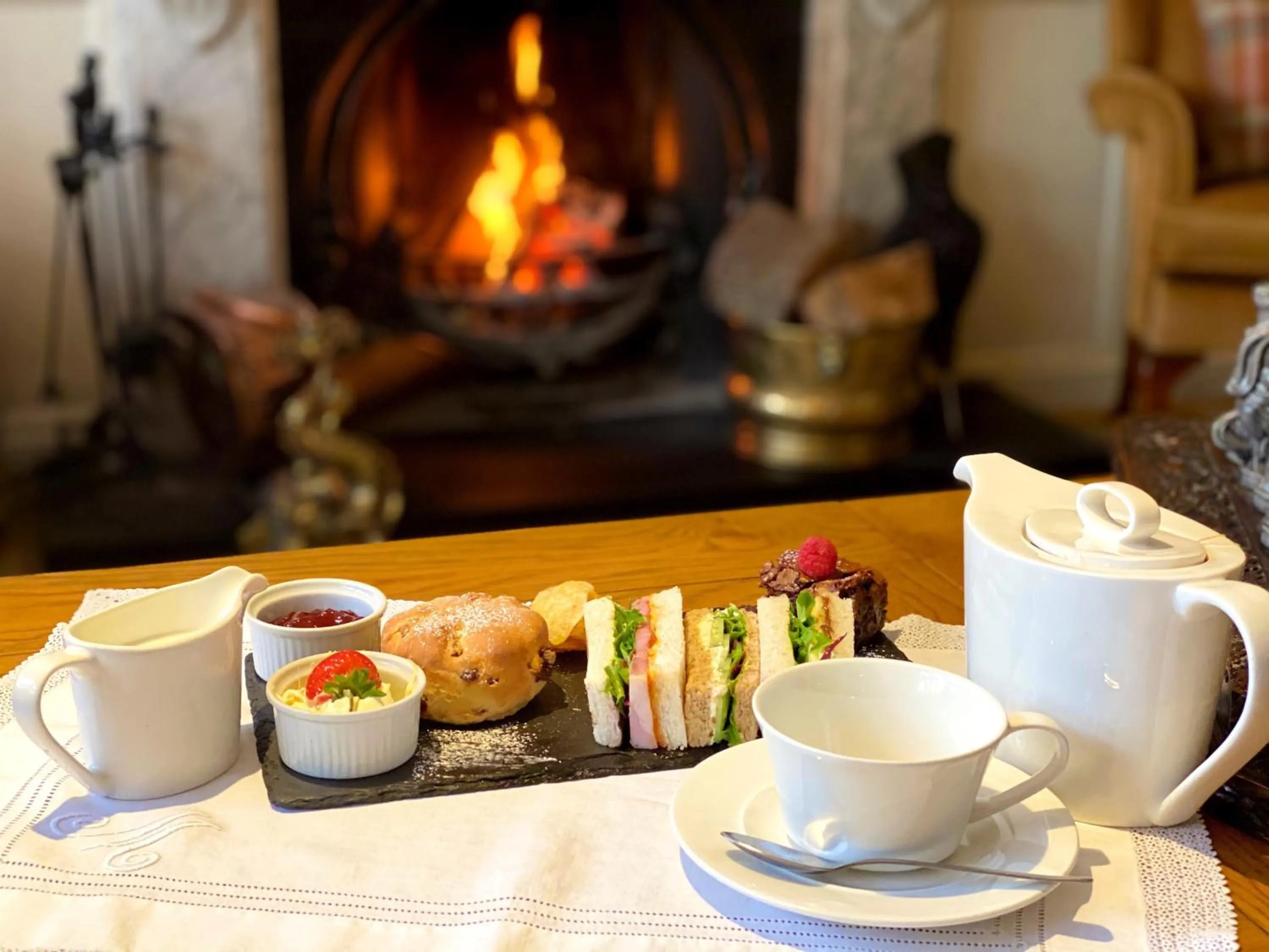 Restaurant/places to eat in The White Hart Hotel