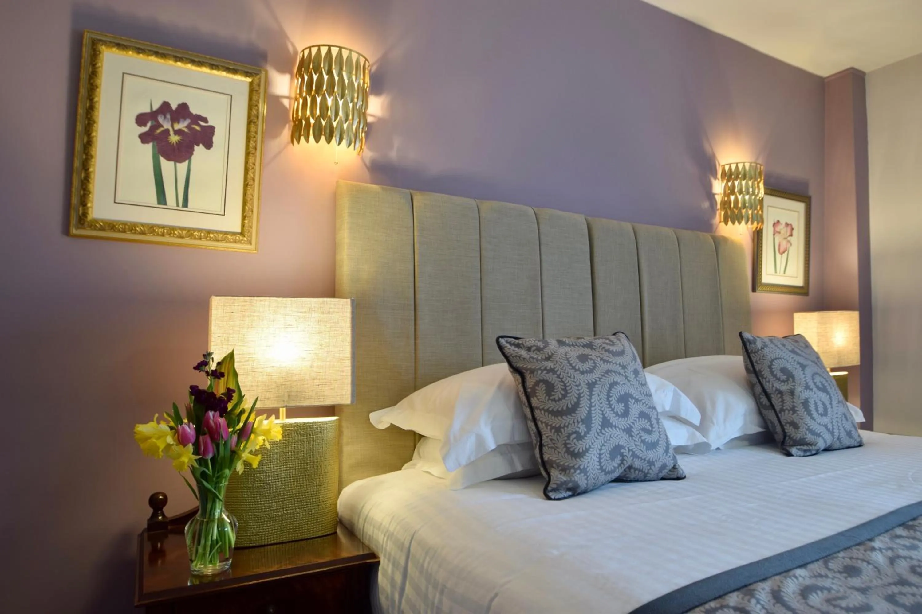 Bed in The White Hart Hotel