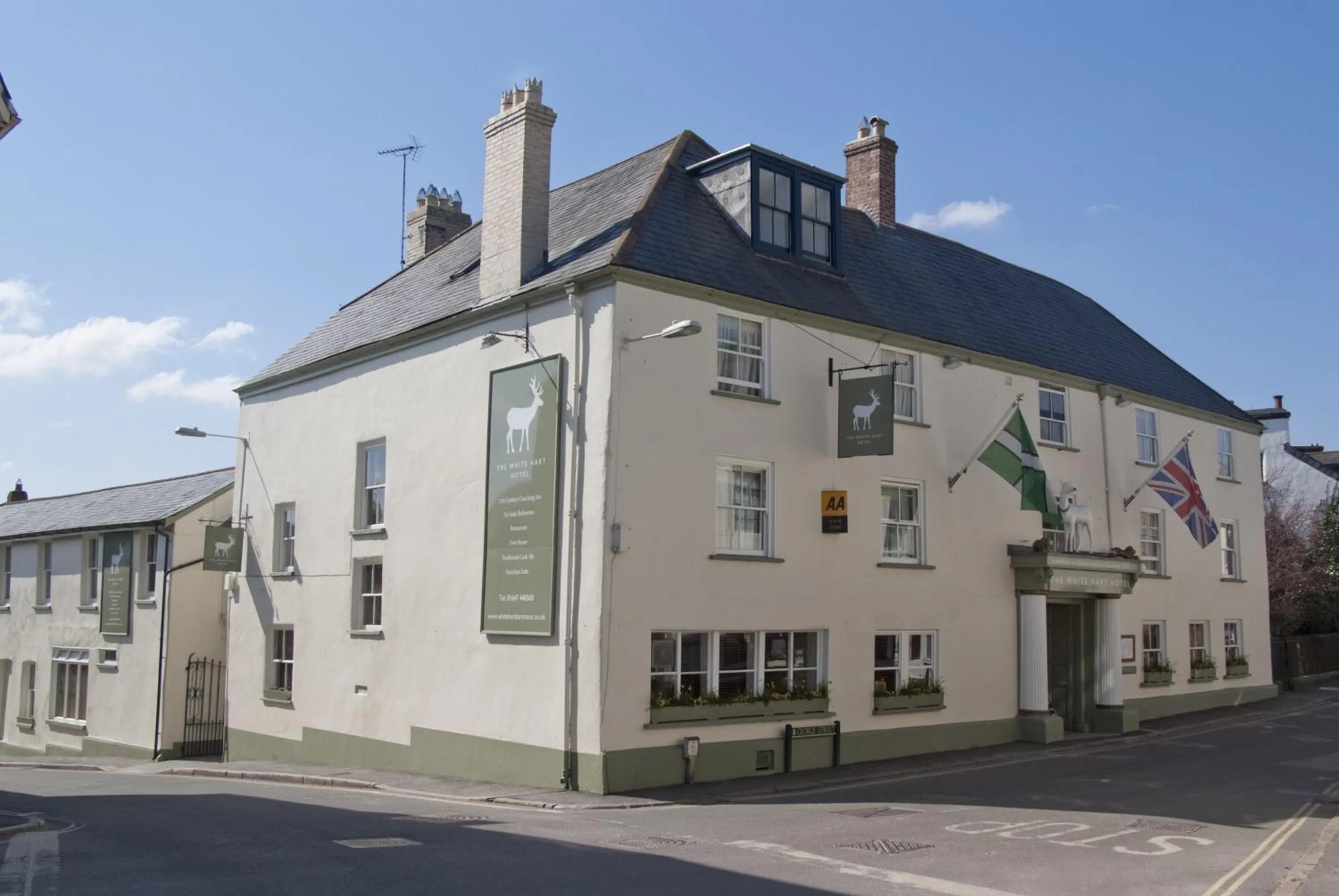 Facade/entrance in The White Hart Hotel