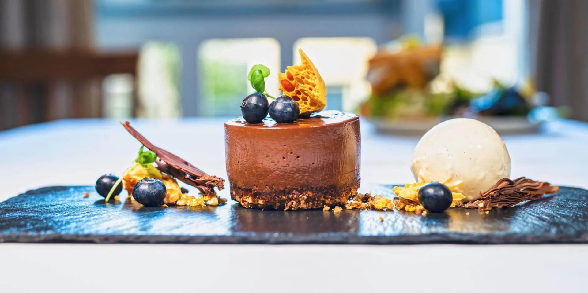 Restaurant/places to eat in The White Hart Hotel