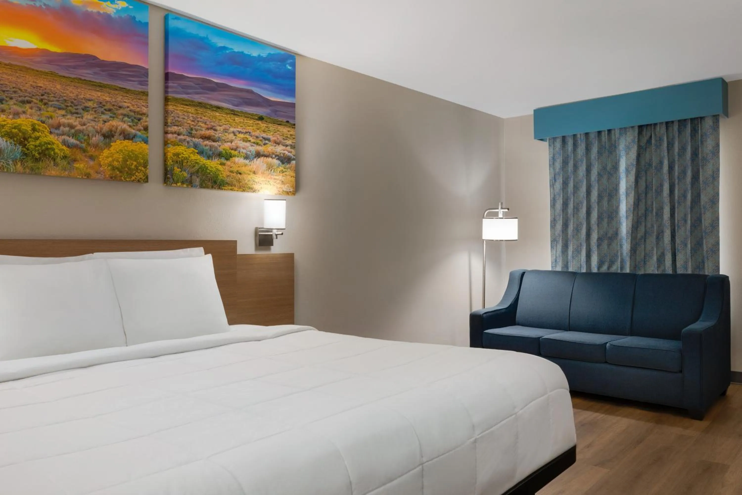 Photo of the whole room, Bed in Days Inn by Wyndham Covington