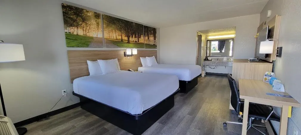 Bed in Days Inn by Wyndham Conway