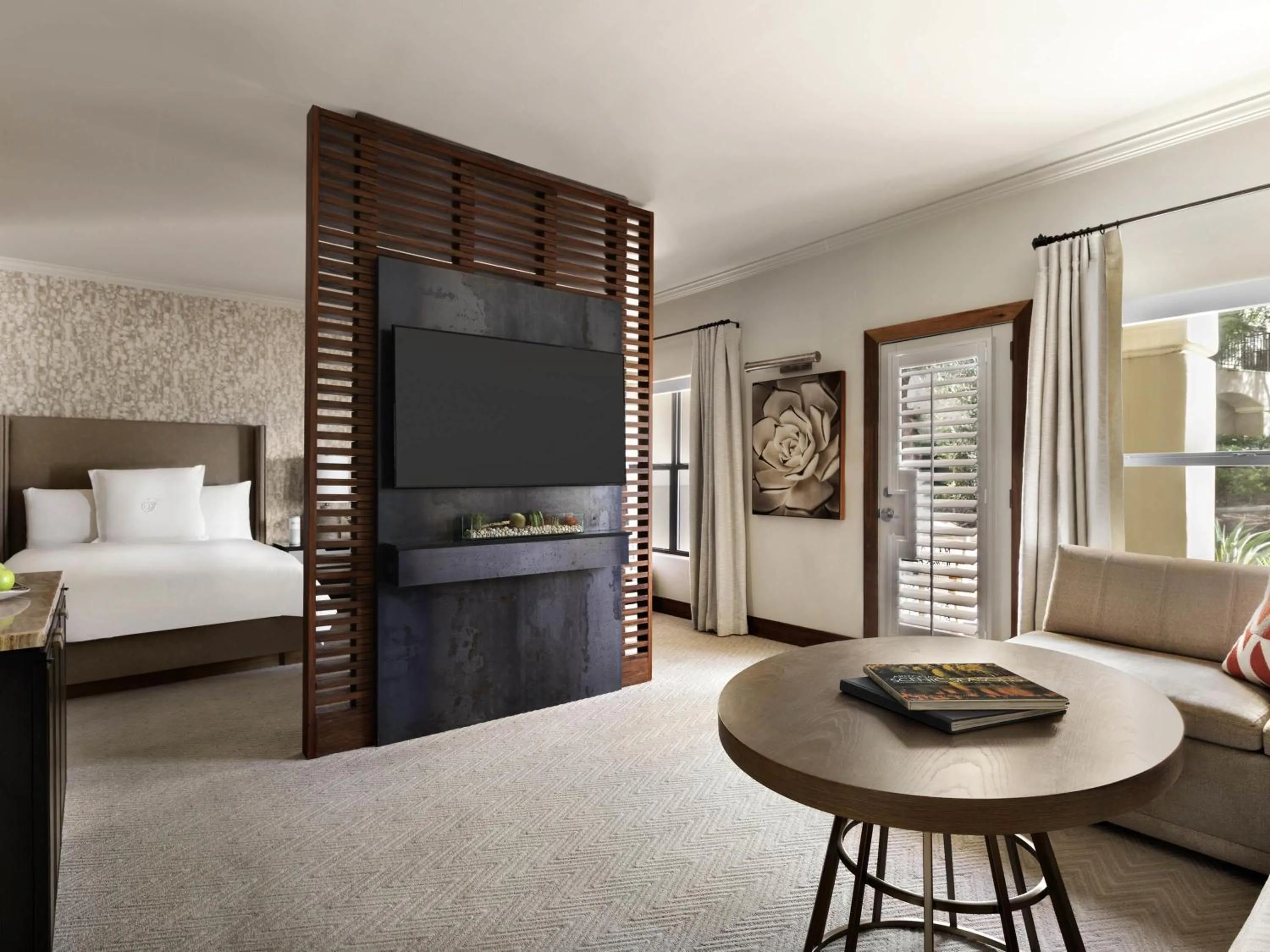 Bedroom, Bed in Fairmont Scottsdale Princess