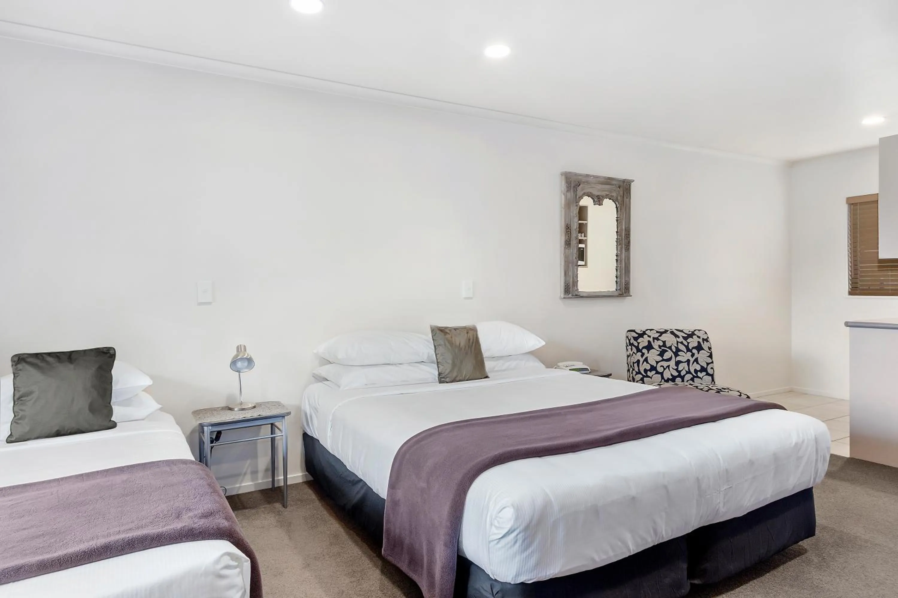 Bedroom, Bed in Belmont Motor Lodge