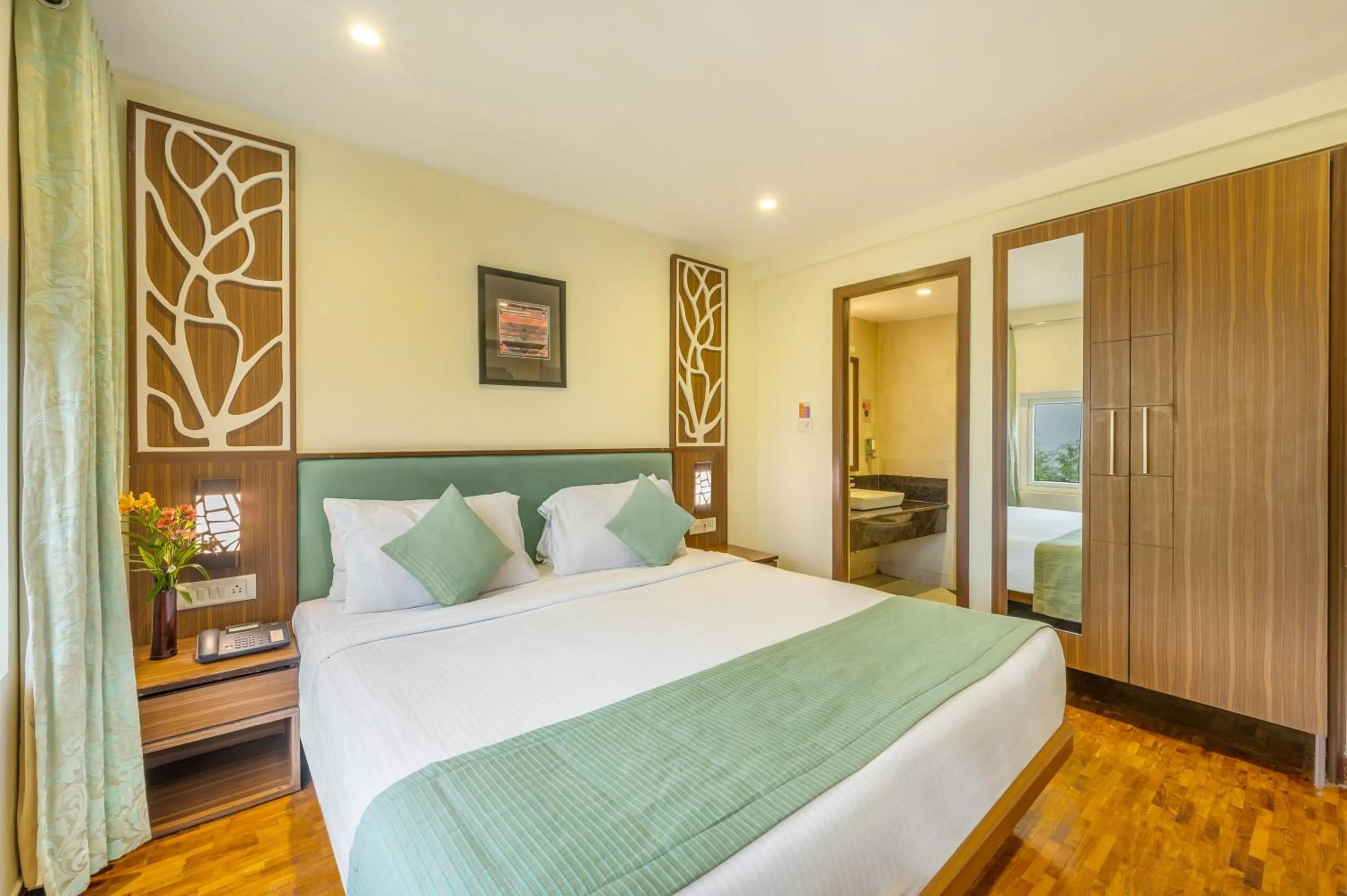 Bedroom, Bed in Sterling Ooty Elk Hill