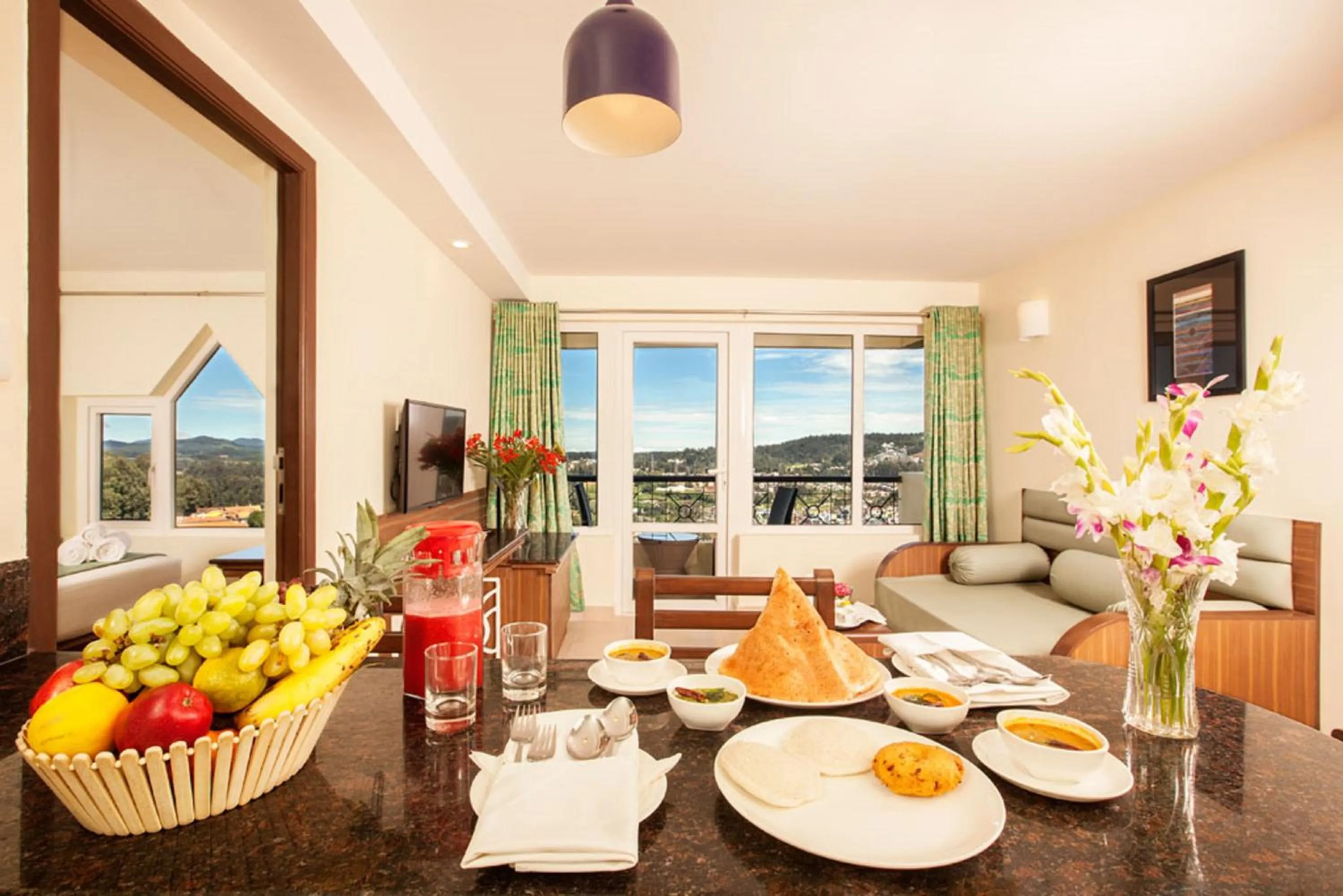 Food and drinks in Sterling Ooty Elk Hill