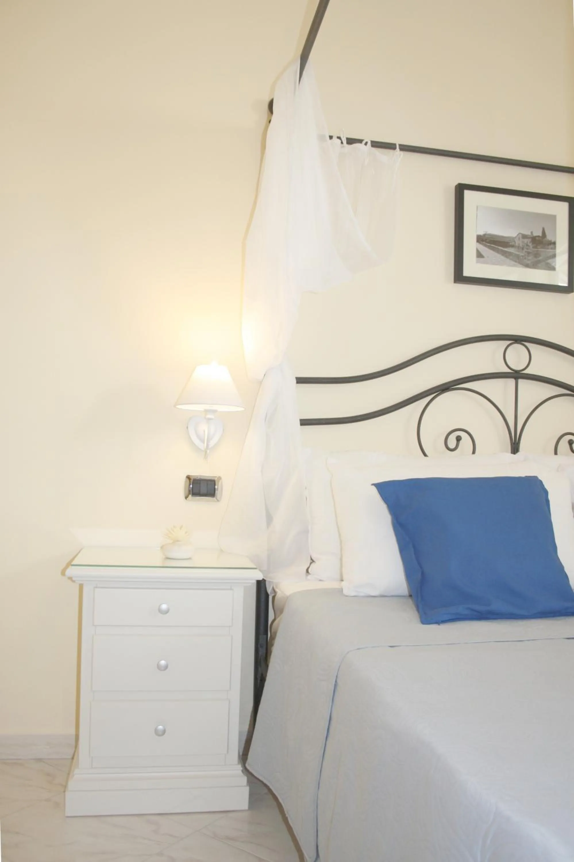 Other, Bed in City life Pompeii