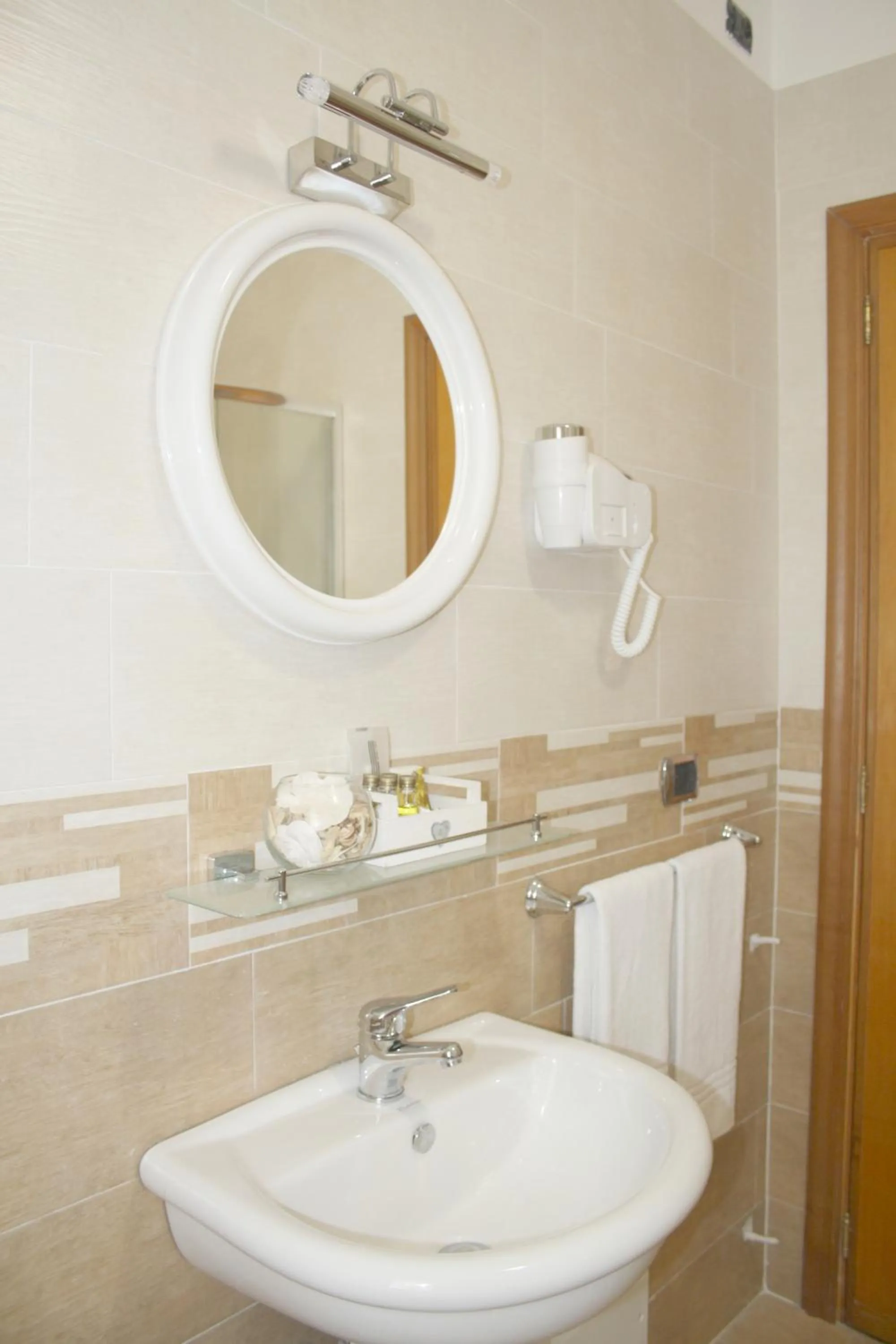 Bathroom in City life Pompeii