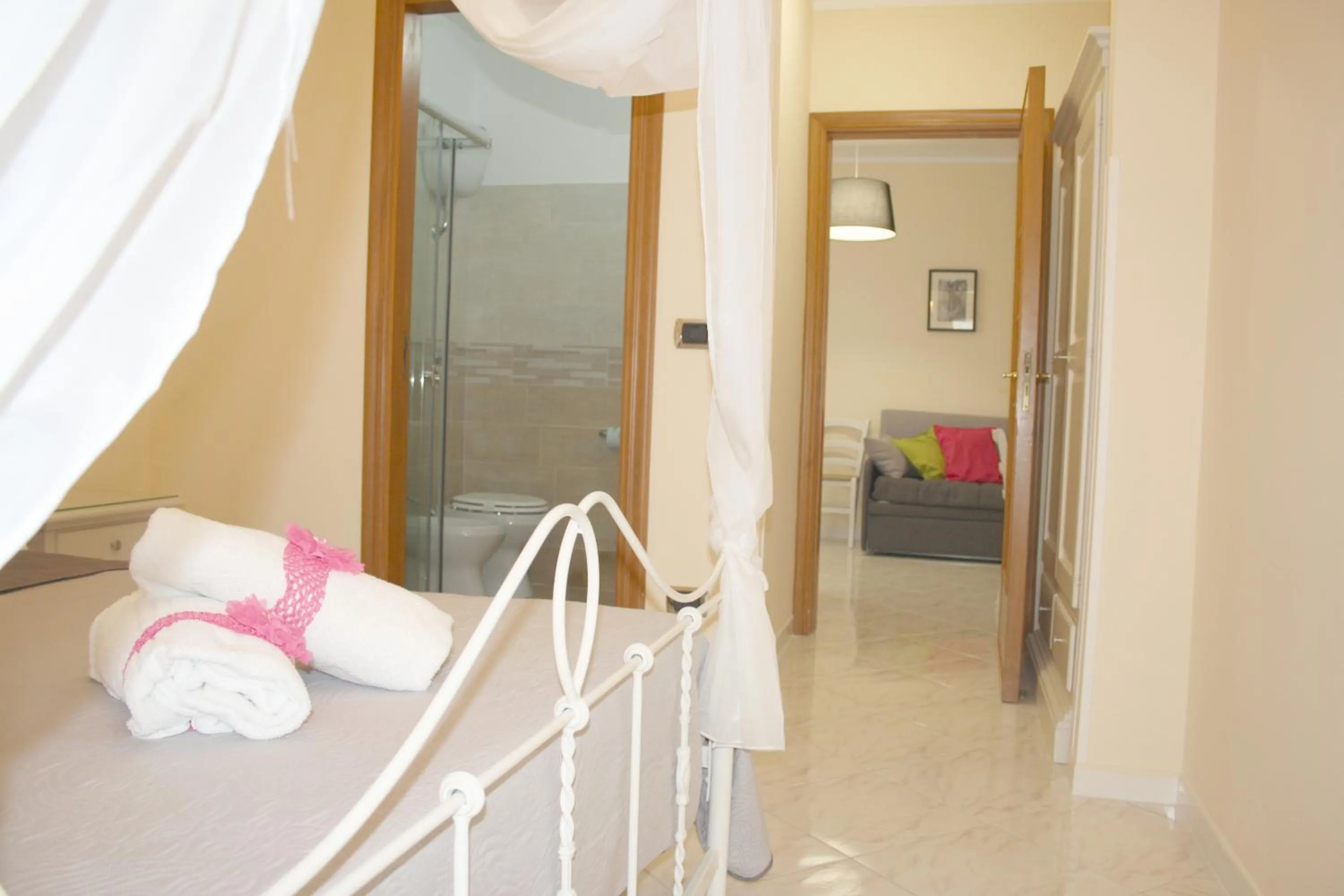 Bed in City life Pompeii